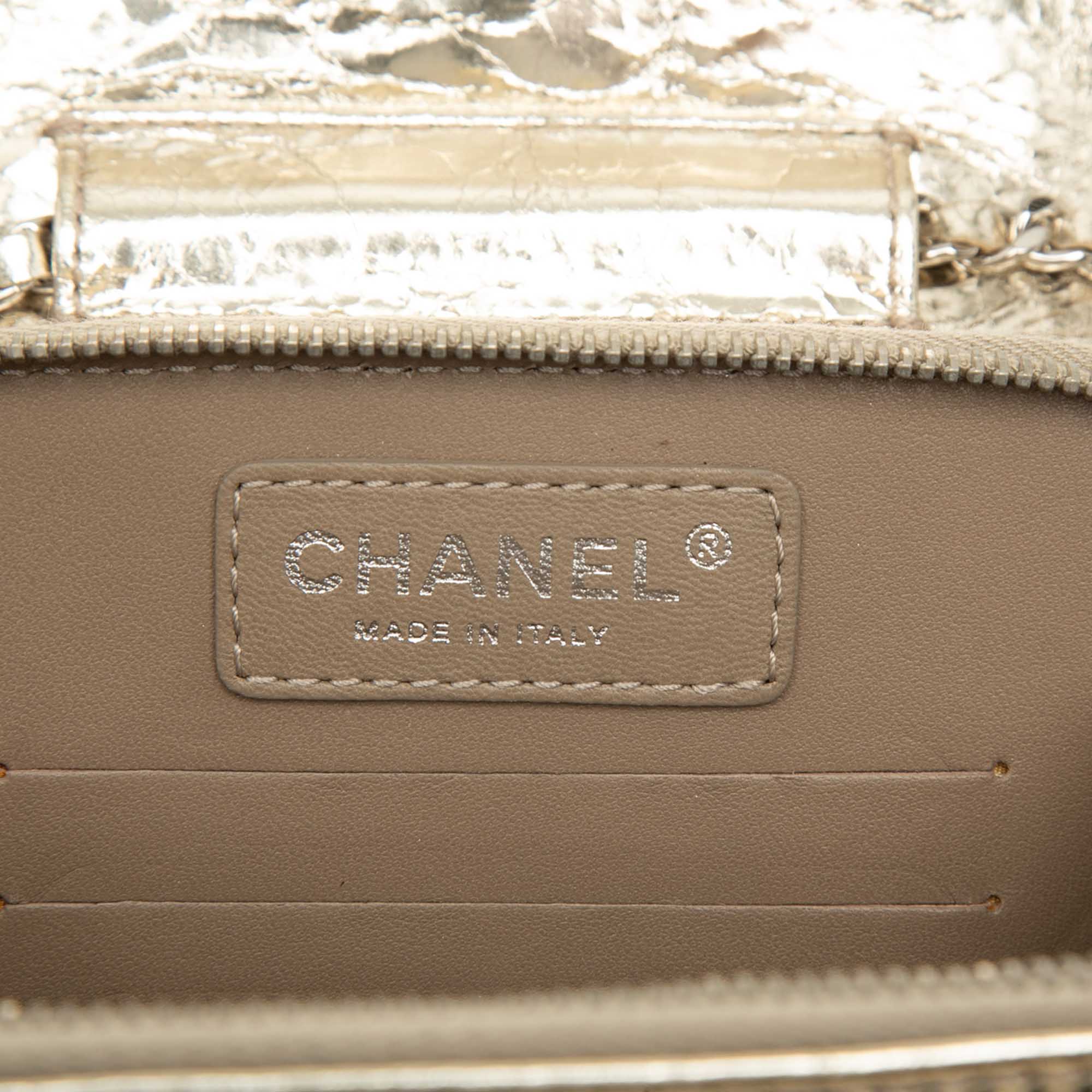 Chanel Matelassé Metallic vieilli Cuir de veau Clams Wallet on Chain