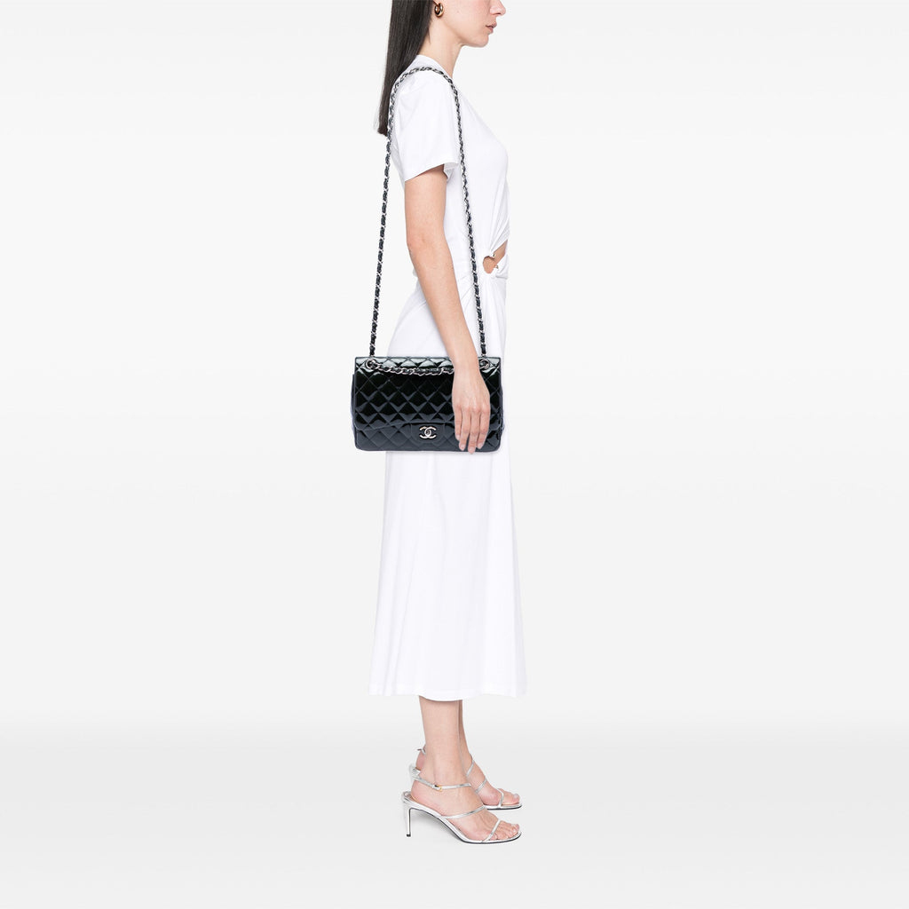 Chanel Jumbo Classic Cuir verni Double rabat