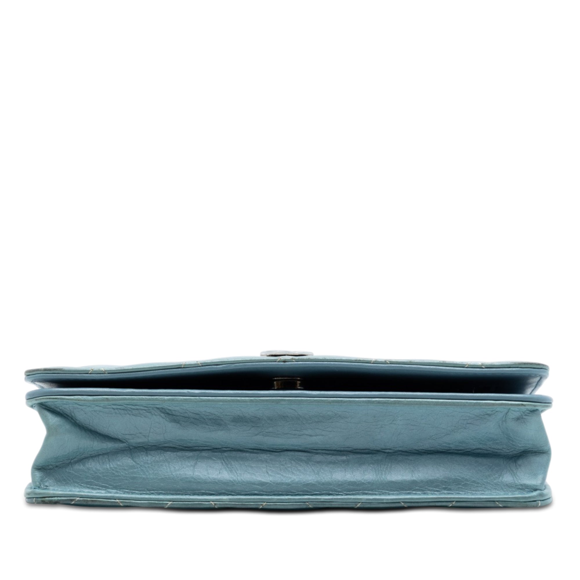 Chanel CC Matelassé Ombre Cuir verni et vieilli Cuir de veau Cristal Wallet on Chain