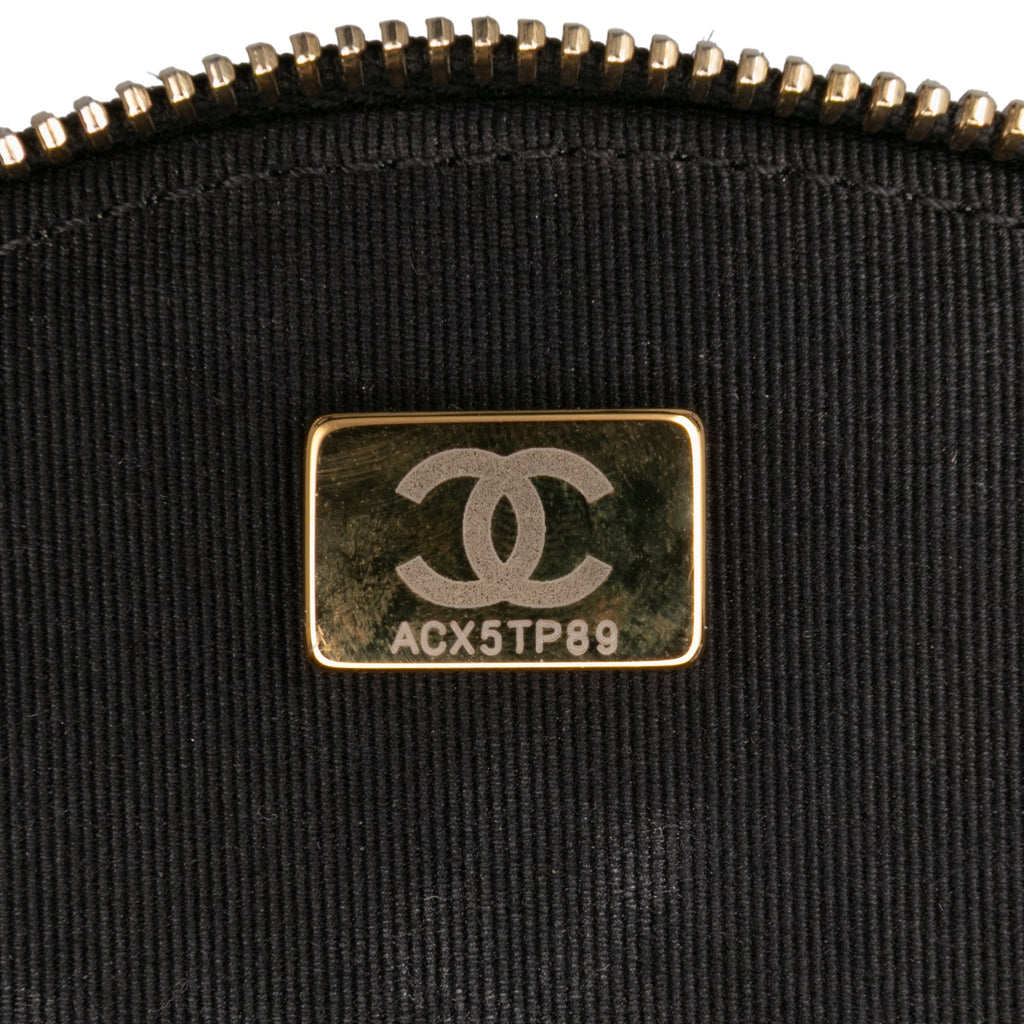 Chanel Matelassé Cuir d’agneau Oval Logo Chain anse supérieure Rond Pochette avec chaîne