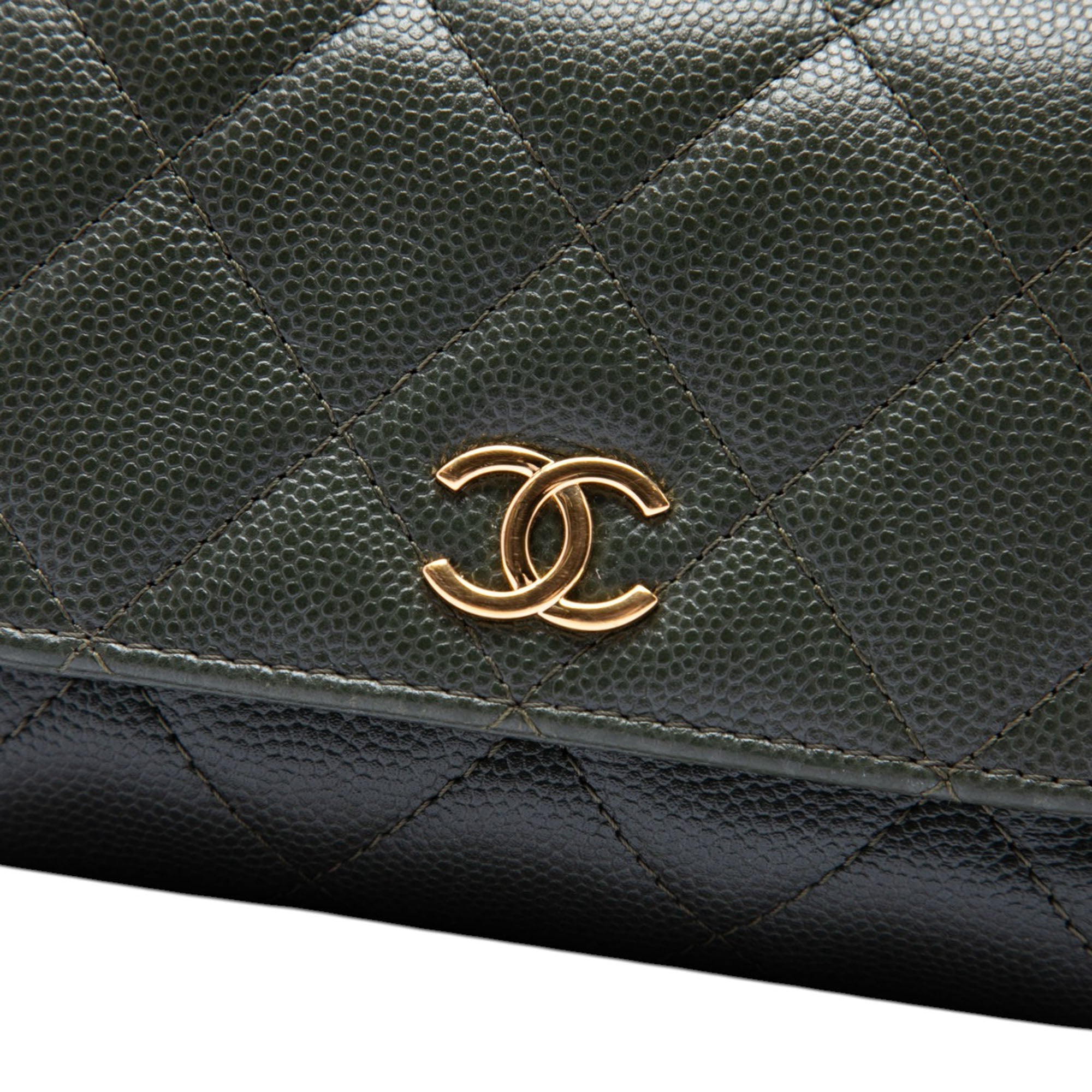 Chanel Small CC Matelassé Caviar Bar à rabat Pochette avec chaîne
