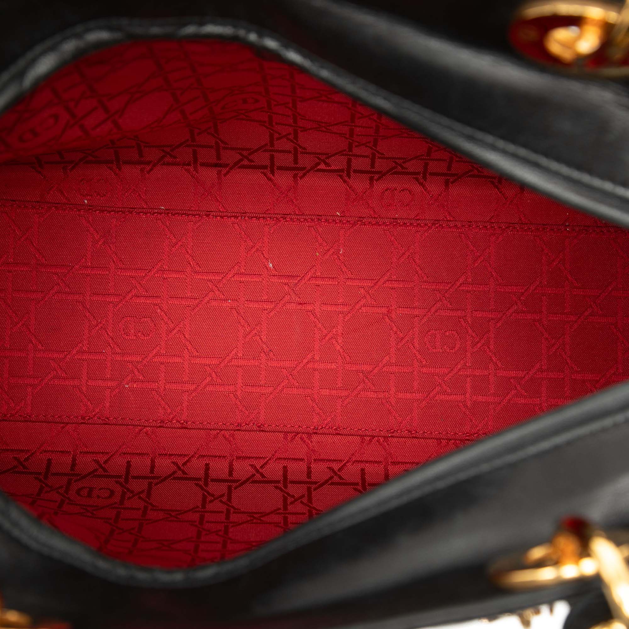Dior Large Cuir d’agneau Cannage Lady Dior