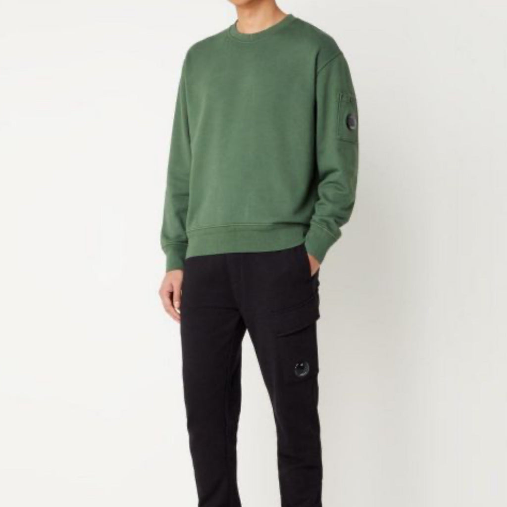 Cp Company Loose Fit Lens Diagonal Fleece Resist Dyed Sweatshirt In Duck Green