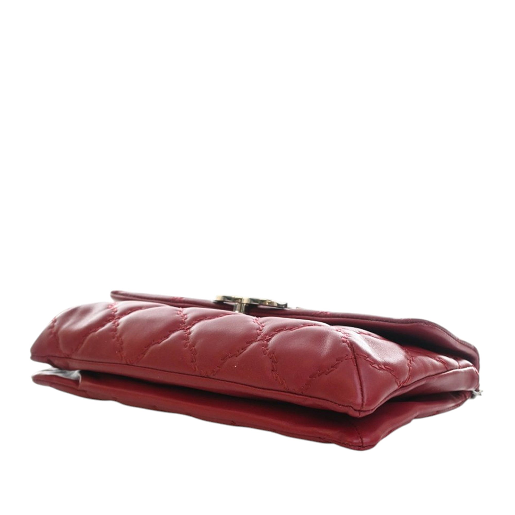 Chanel Matelassé Cuir de veau Double Stitch Hamptons Pochette avec chaîne