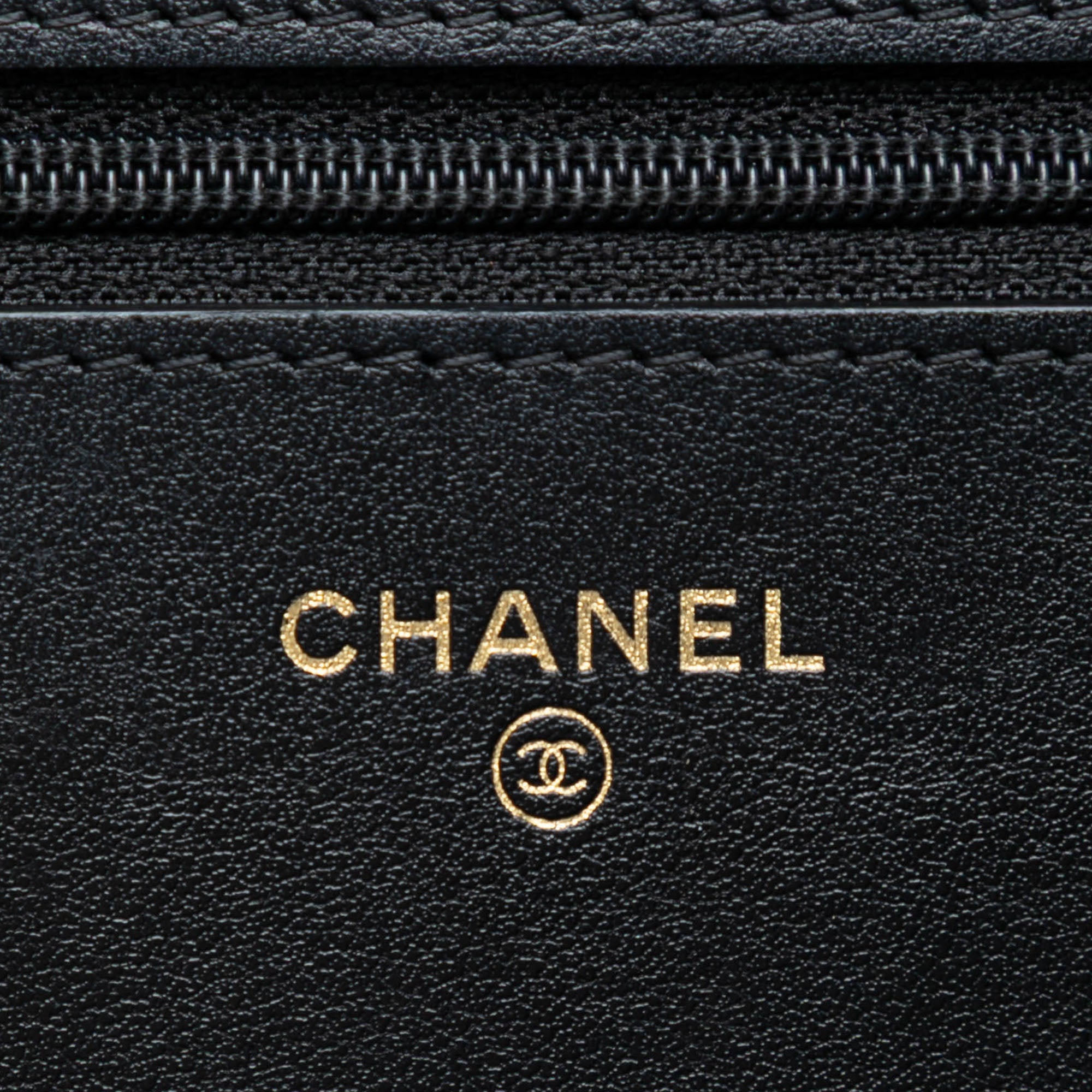 Chanel Matelassé vieilli Cuir de veau Reissue 2.55 Wallet on Chain