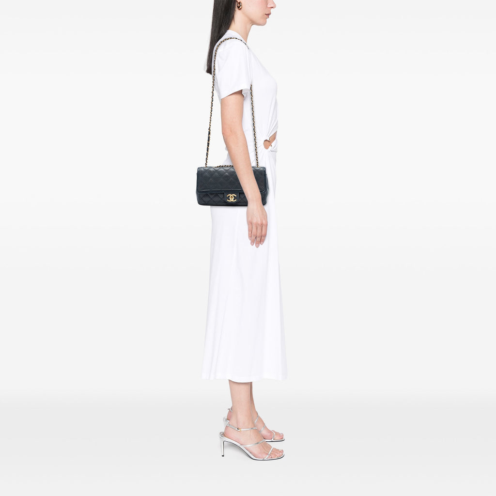 Chanel Medium CC Matelassé Iridescent Cuir de veau Sheriff Star à rabat