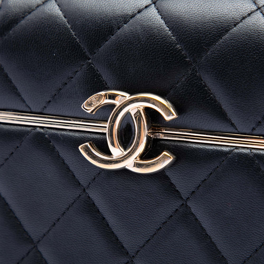 Chanel Small Matelassé Cuir d’agneau Boîte avec chaîne