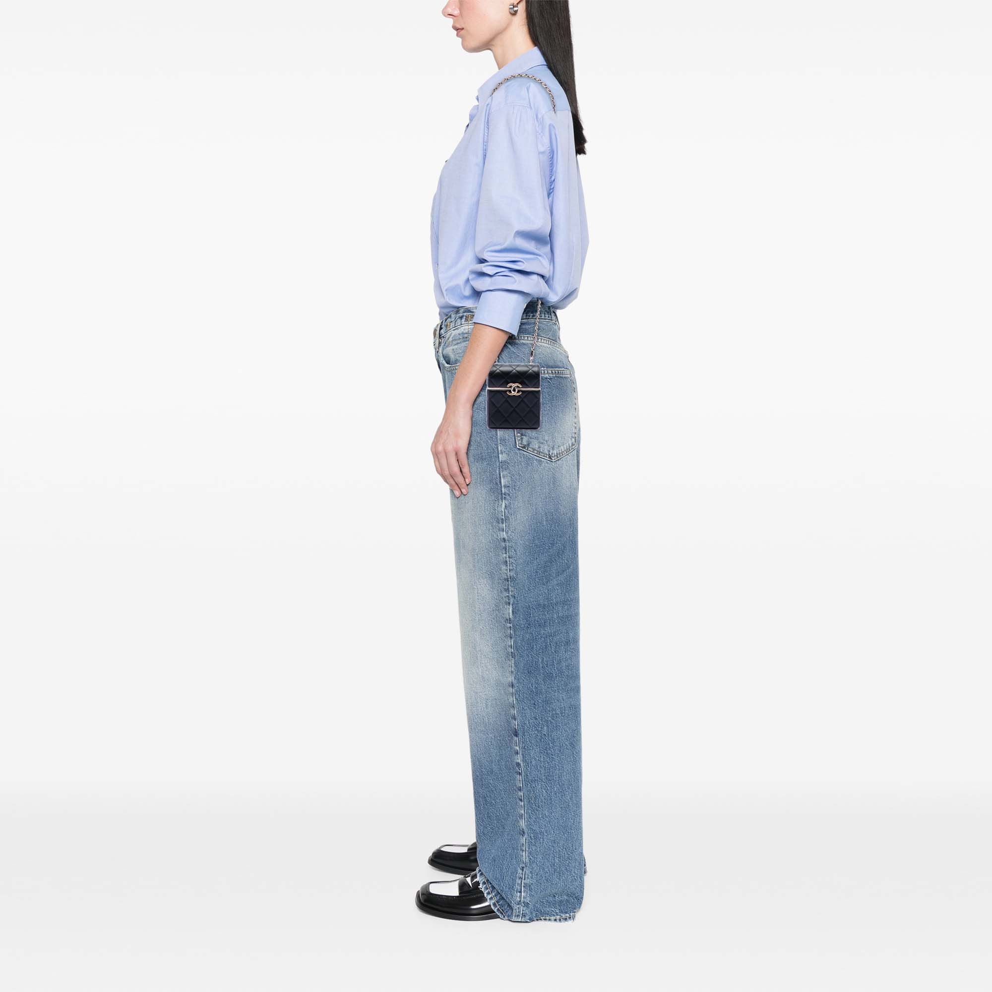 Chanel Small Matelassé Cuir d’agneau Boîte avec chaîne