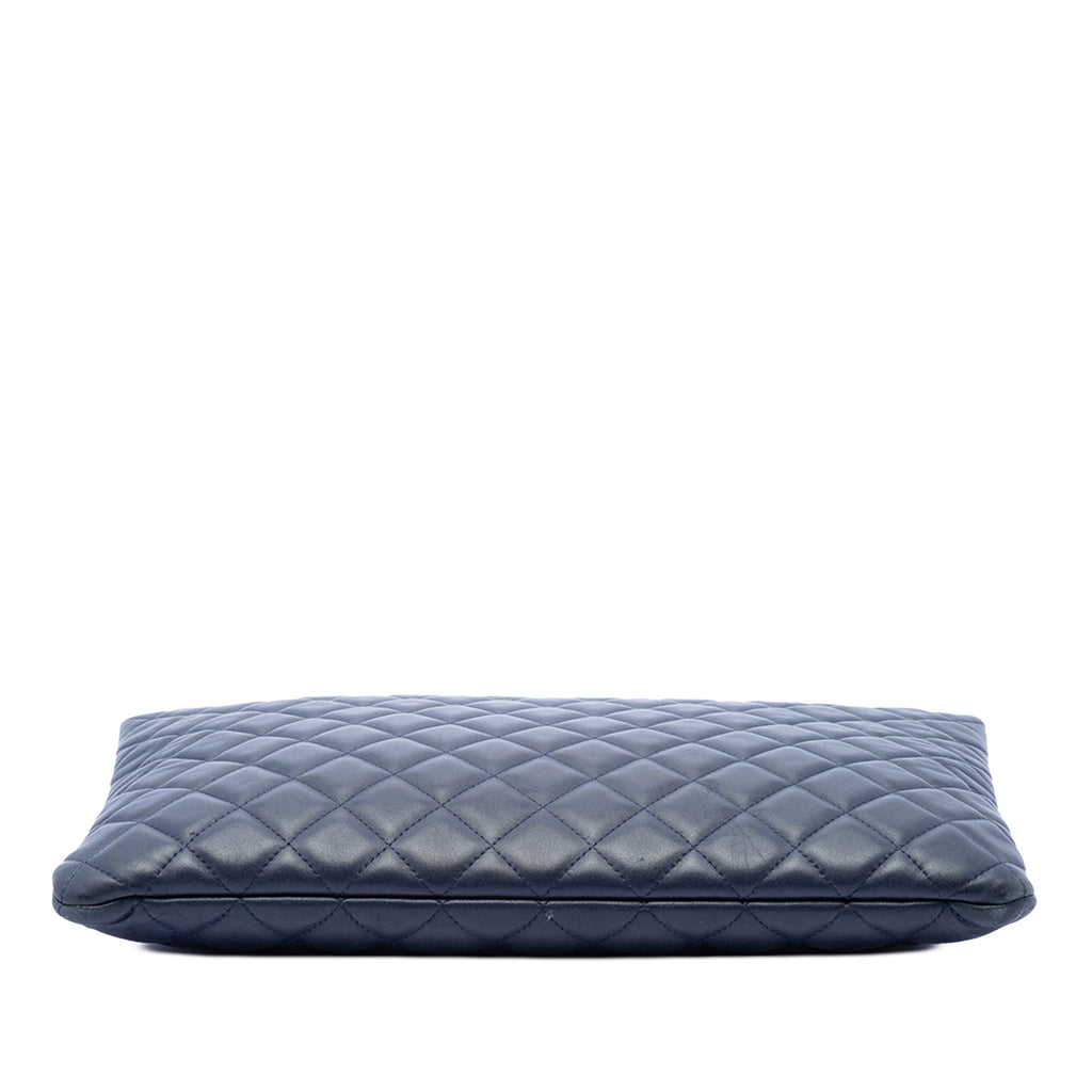 Chanel Large Matelassé Cuir d’agneau Casino Charms O Étui Pochette