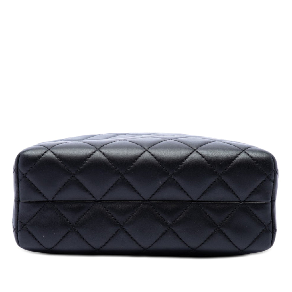 Chanel CC Matelassé Cuir d’agneau Kiss Lock Minaudiere Chain Sac porté croisé