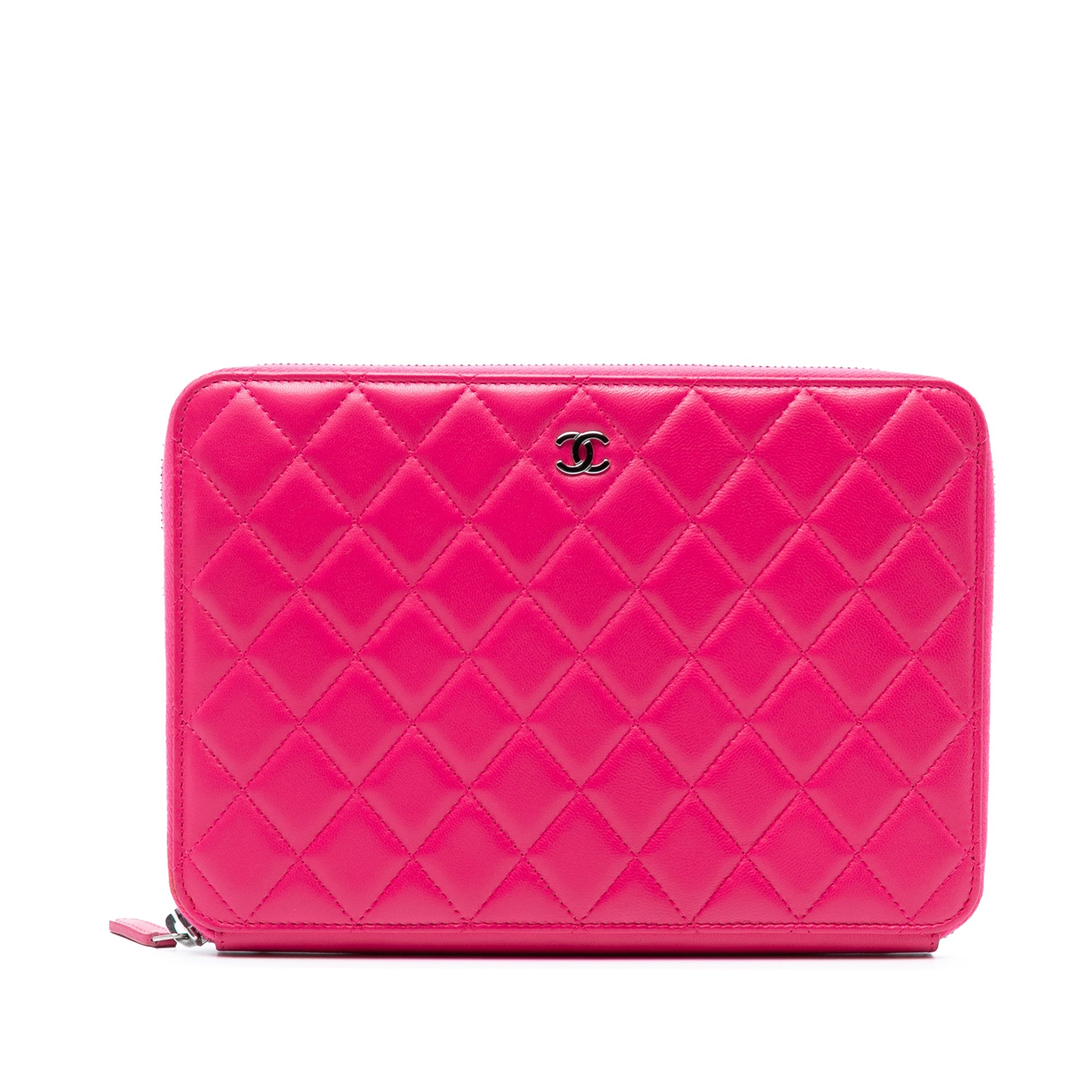 Chanel Large Matelassé Cuir d’agneau Zip Around Organizer Pochette