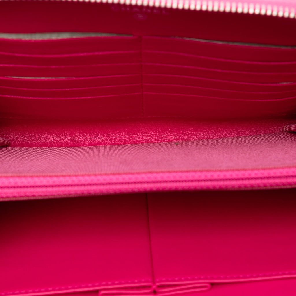 Chanel Large Matelassé Cuir d’agneau Zip Around Organizer Pochette