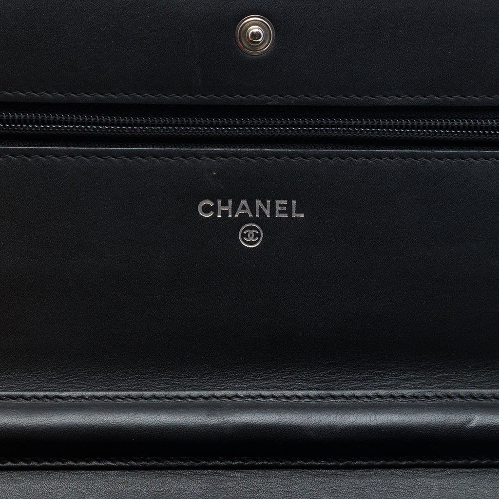 Chanel CC Matelassé Cuir de veau Double Stitch Hamptons Wallet on Chain