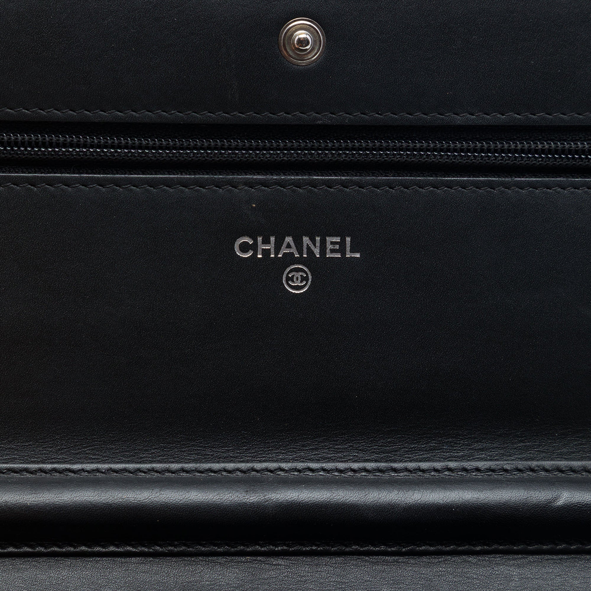 Chanel CC Matelassé Cuir de veau Double Stitch Hamptons Wallet on Chain