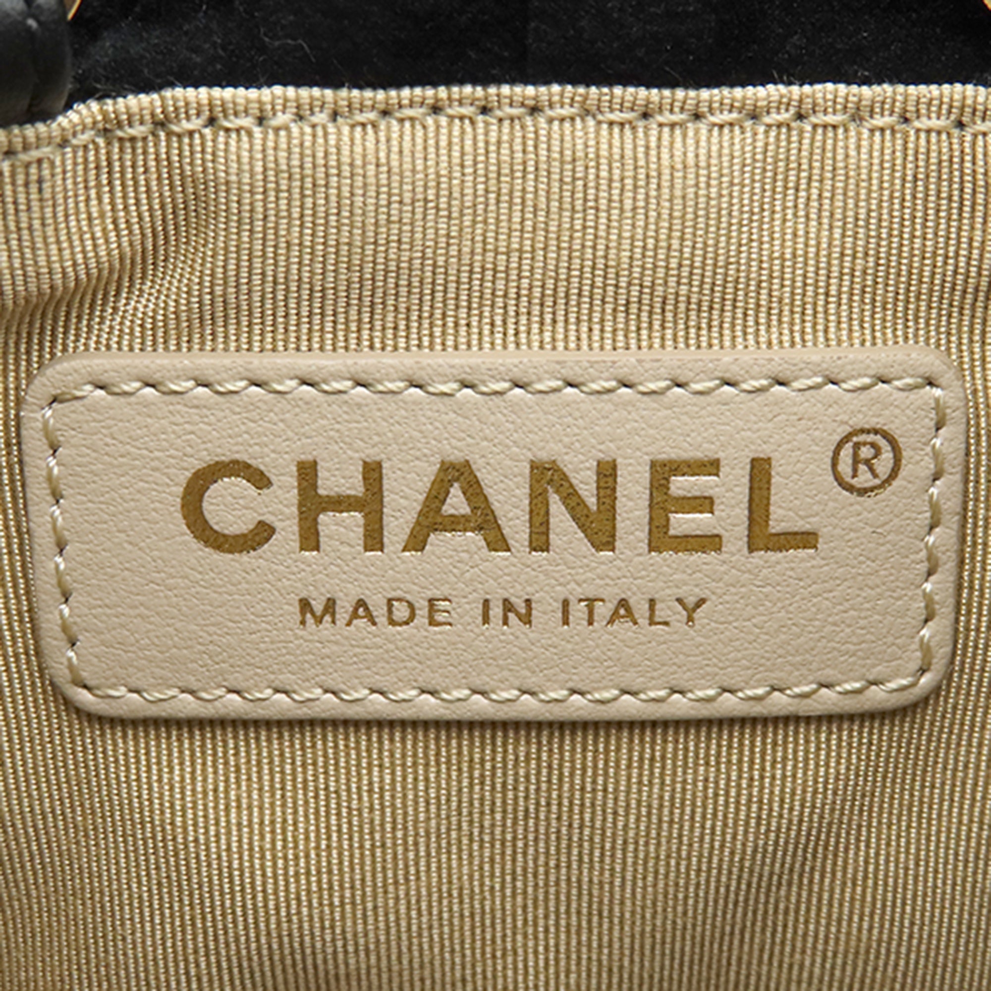 Chanel Matelassé Velours Cristal Perle Crush Bucket Sac