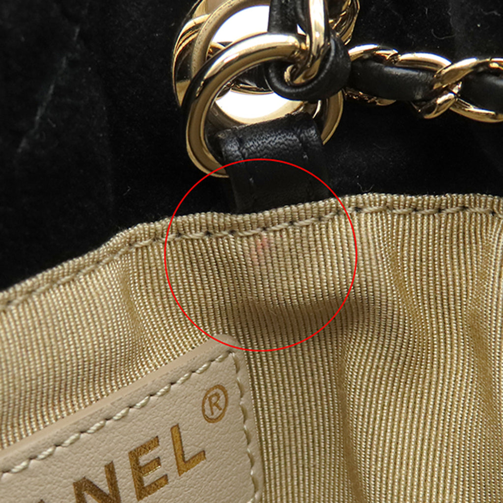 Chanel Matelassé Velours Cristal Perle Crush Bucket Sac