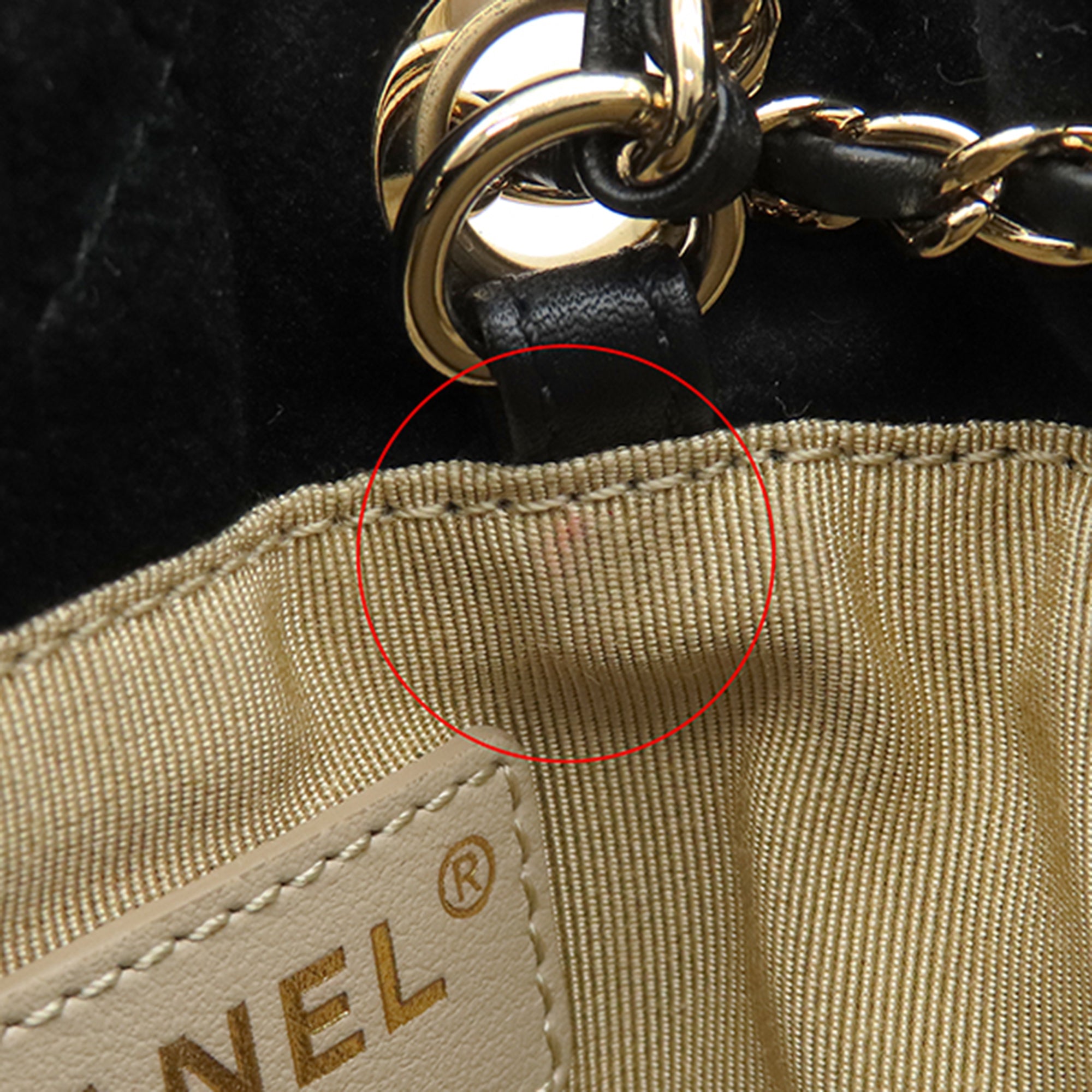 Chanel Matelassé Velours Cristal Perle Crush Bucket Sac