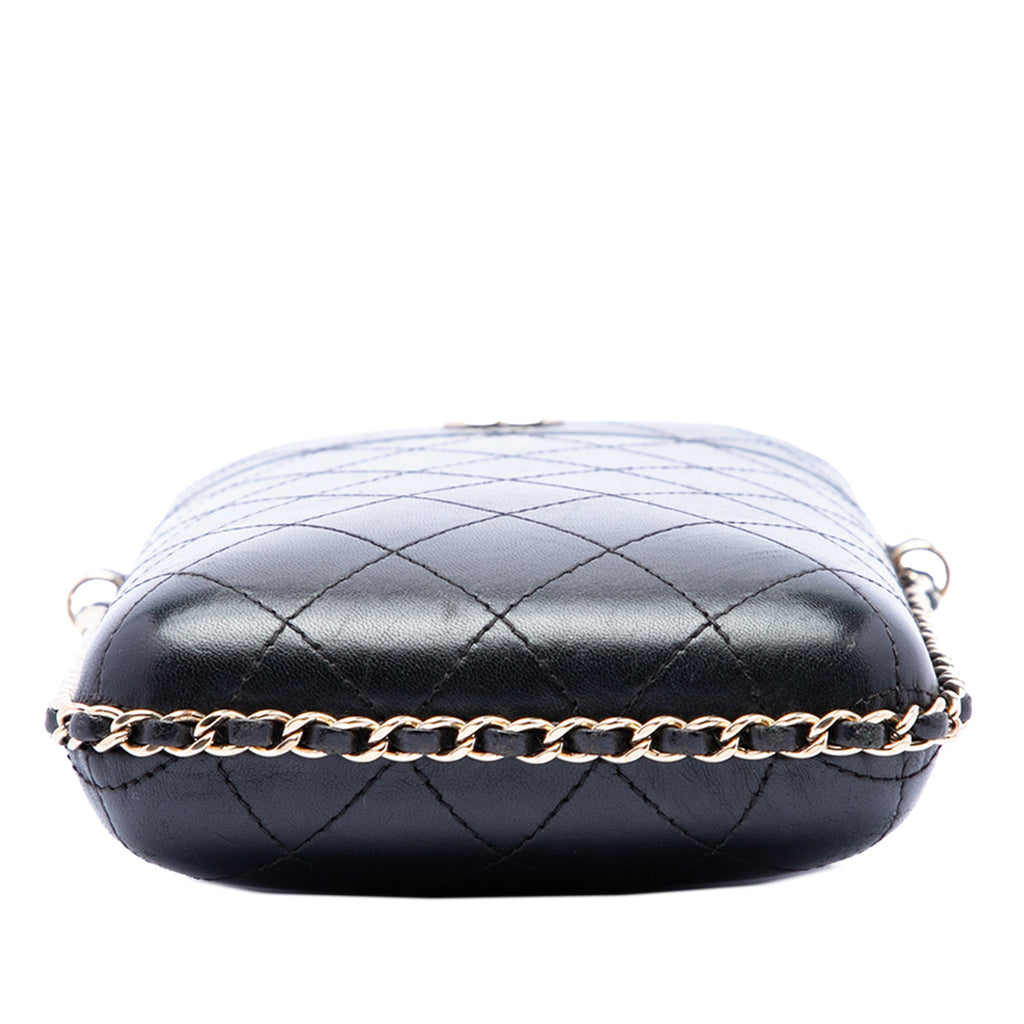 Chanel CC Matelassé Cuir d’agneau Sac rond à chaîne Phone Holder