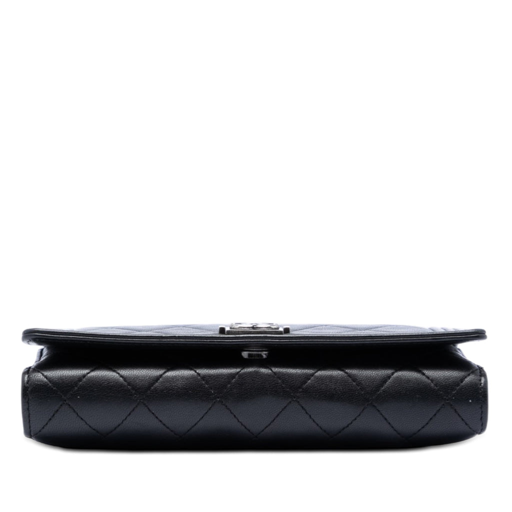 Chanel Matelassé Cuir d’agneau Boy Wallet on Chain