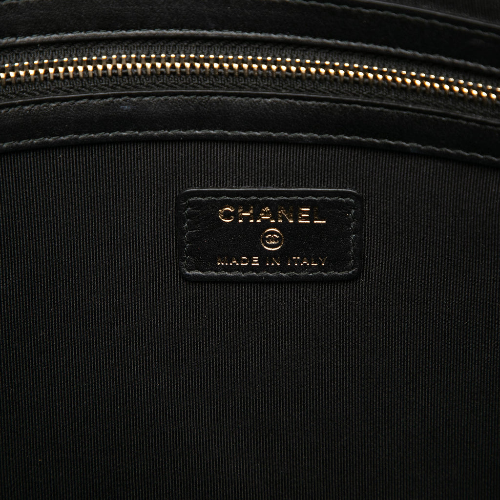 Chanel Large Chevron Iridescent Caviar Boy O Étui Pochette