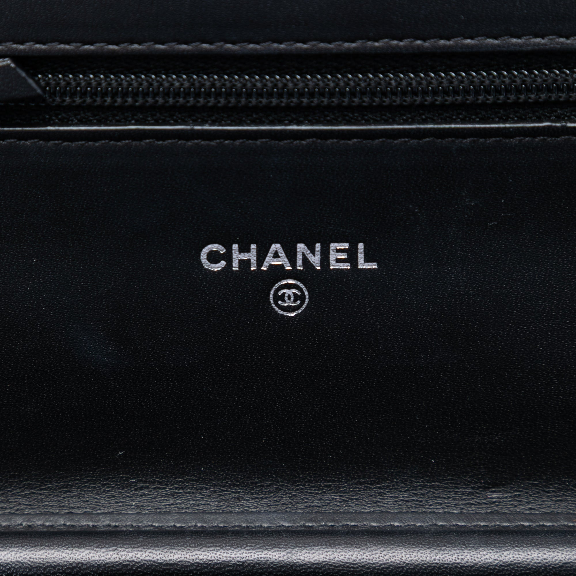 Chanel CC Matelassé Cuir verni Brilliant Wallet on Chain
