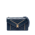 Chanel Small Reversed Chevron Cuir d’agneau à rabat