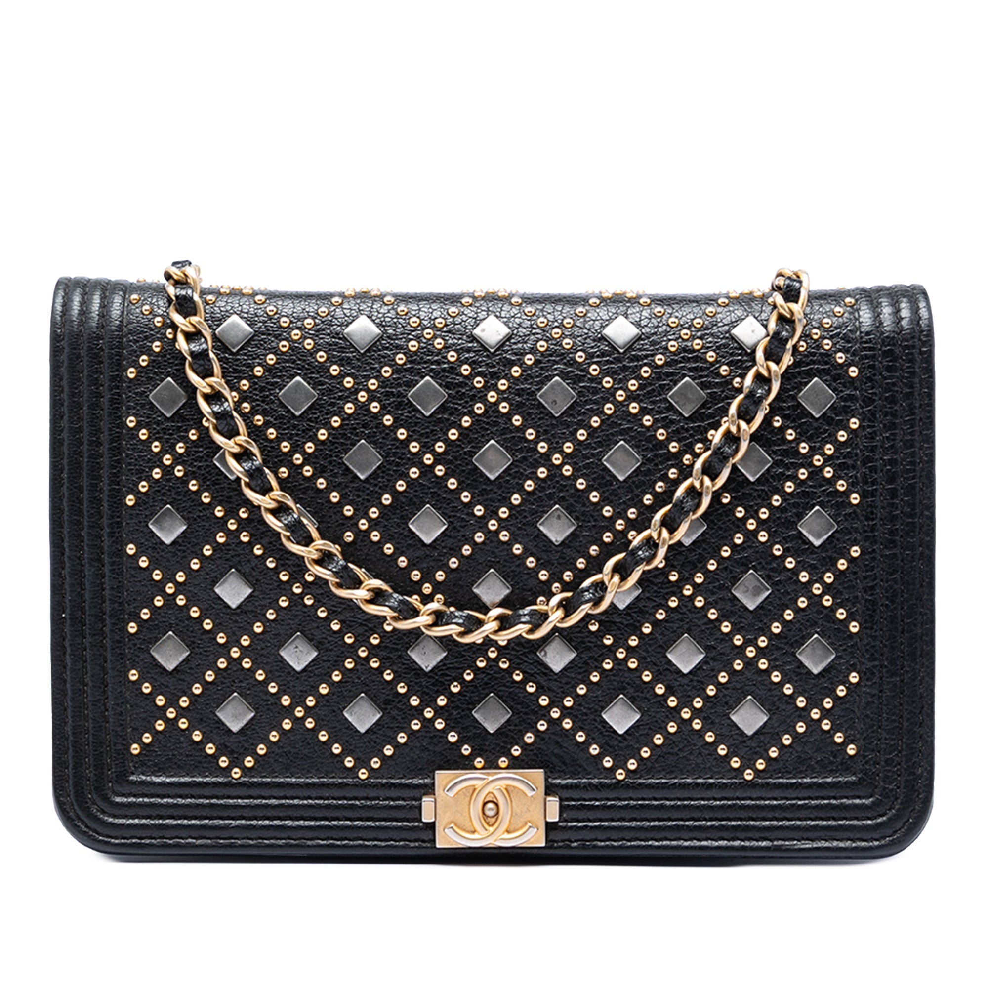 Chanel clouté Cuir de veau grainé Boy Wallet on Chain