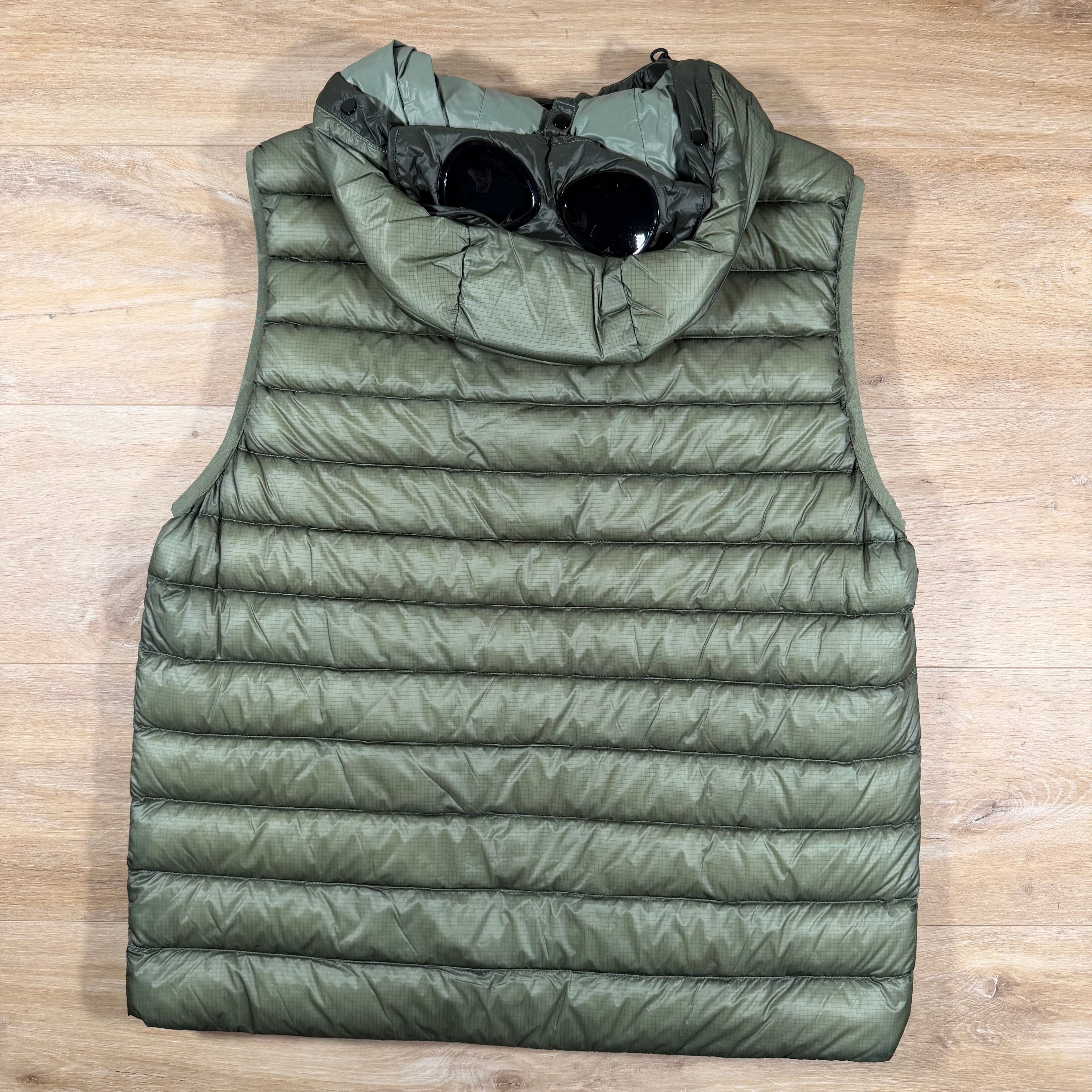 C.P. Company D.D. Shell Goggle Down Gilet in Seagrass - Green
