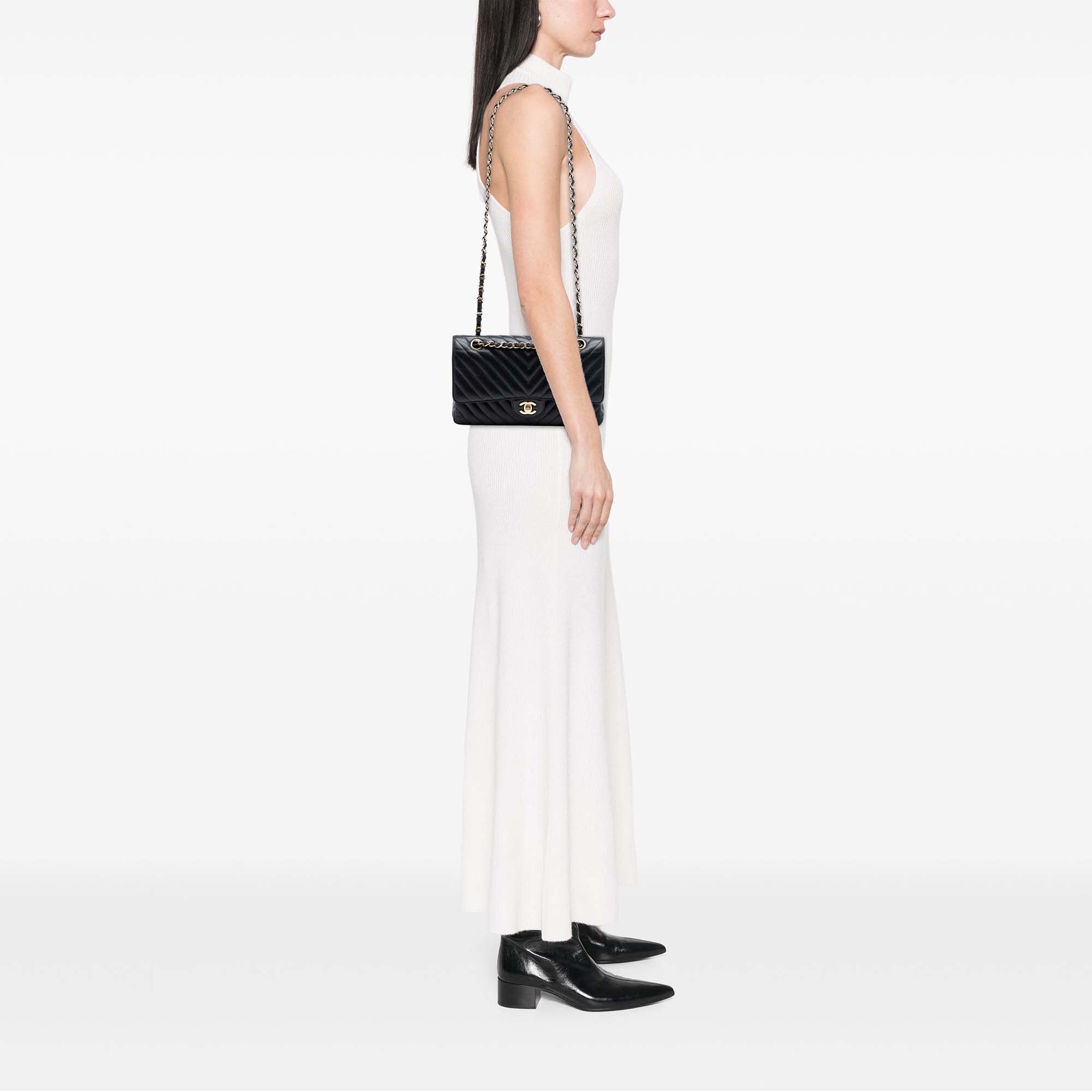 Chanel Medium Classic Chevron Cuir d’agneau Double rabat