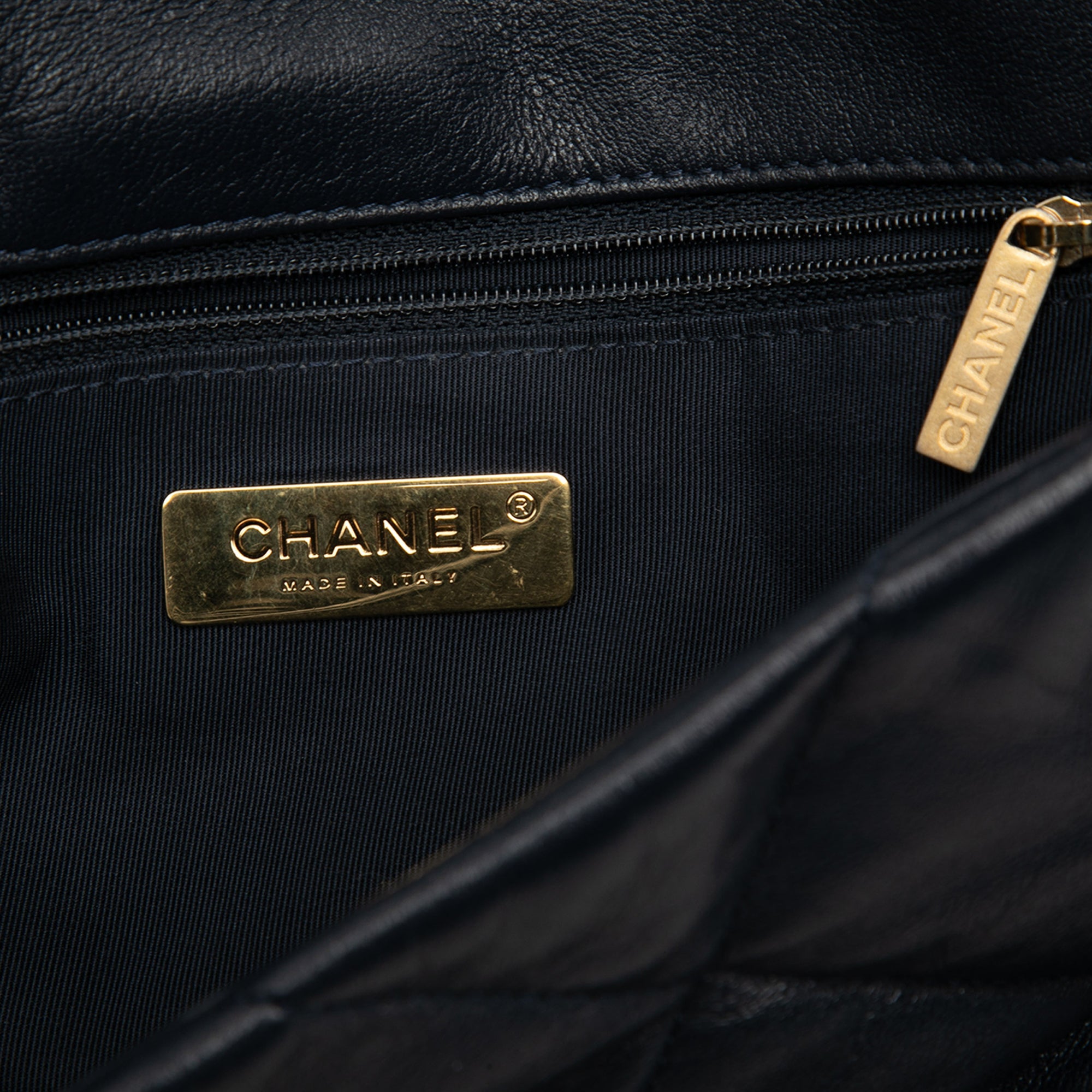 Chanel Medium Cuir d’agneau 19 à rabat