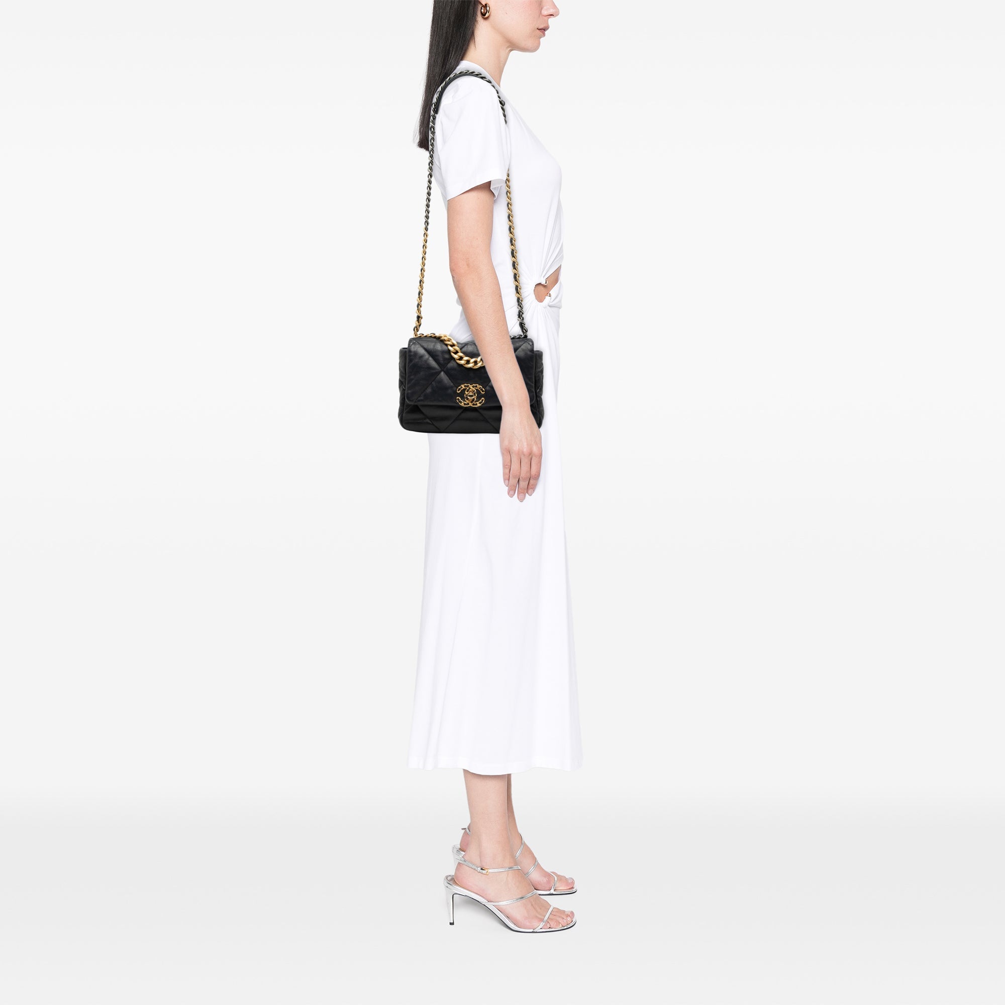Chanel Medium Cuir d’agneau 19 à rabat