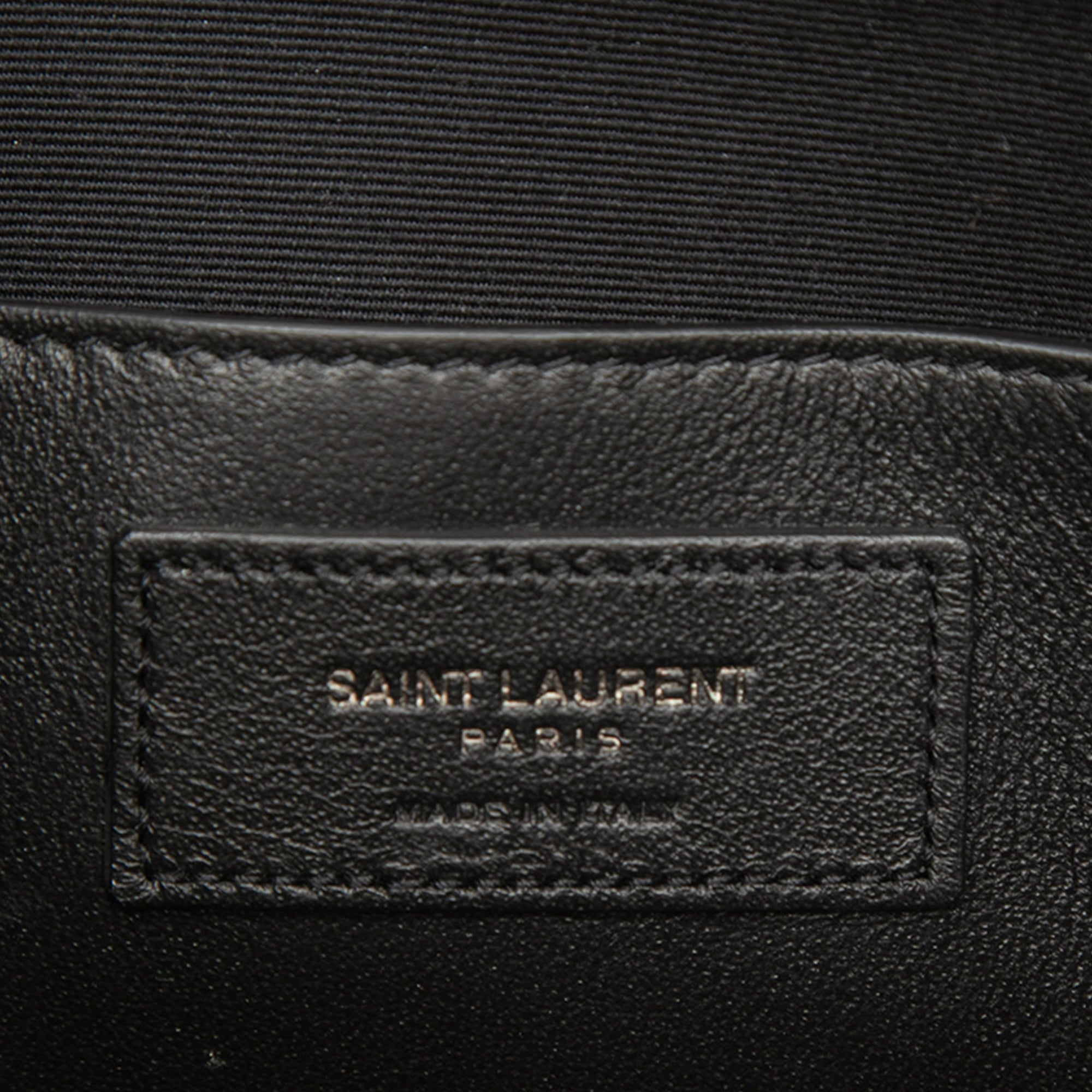Saint Laurent Cuir de veau Monogram Sac Coeur Pompon Sac porté croisé