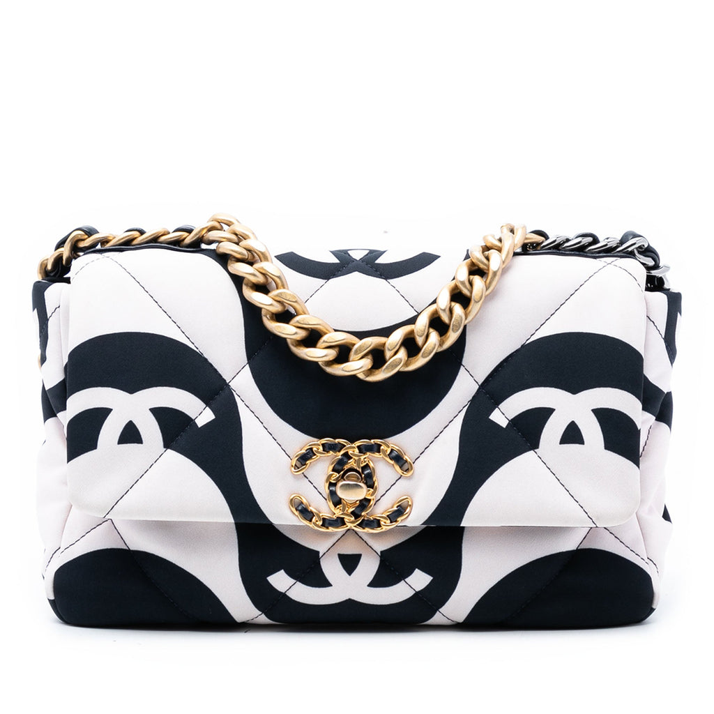Chanel Medium Printed Soie 19 à rabat