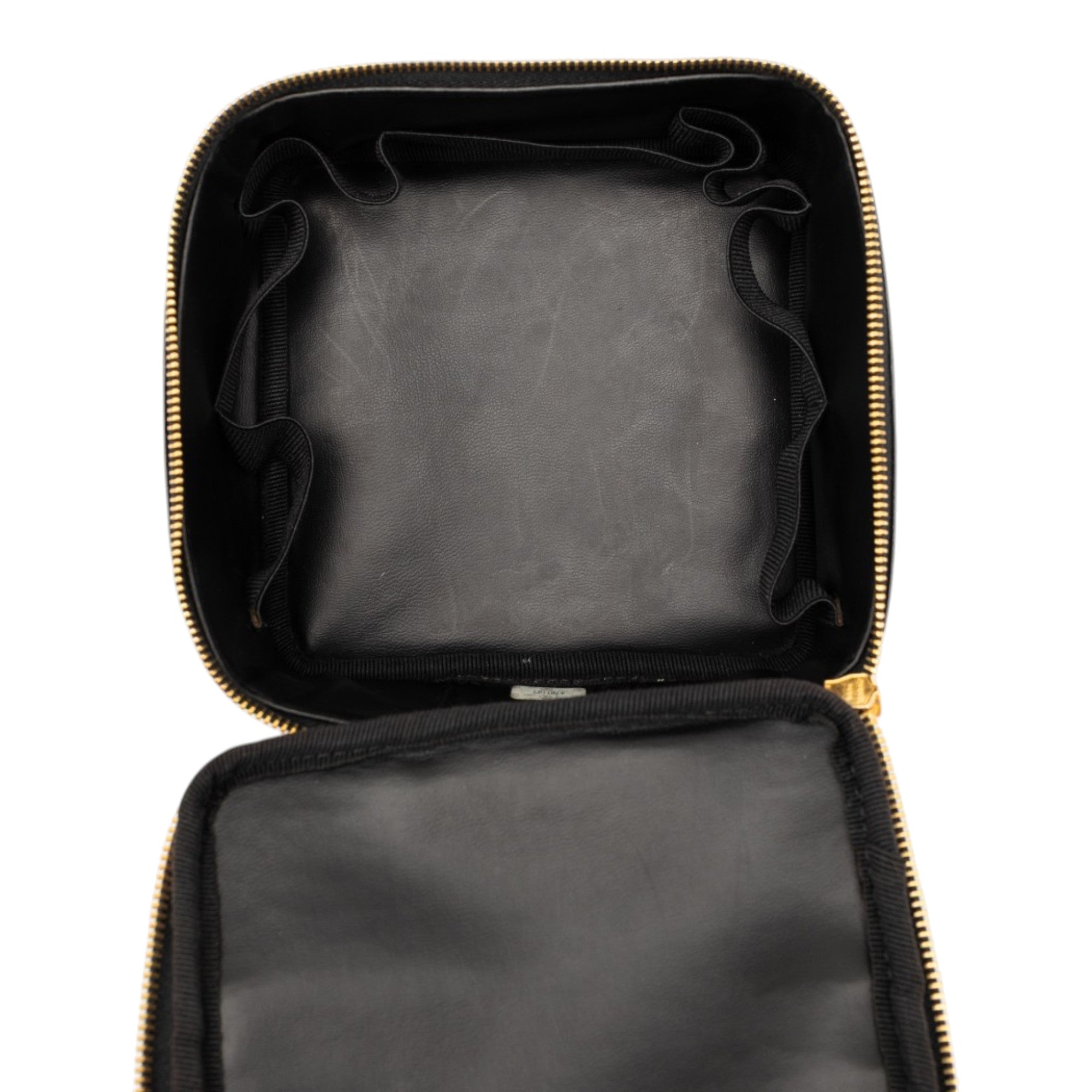 Chanel CC Cuir verni Vanity