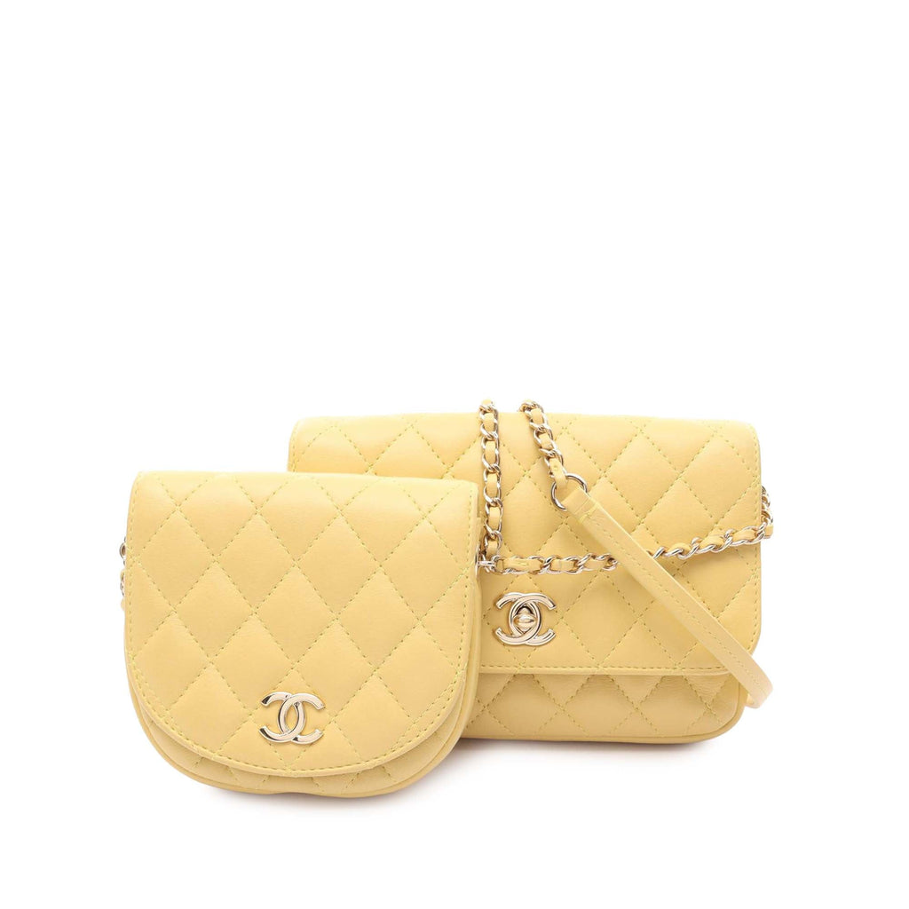 Chanel Matelassé Cuir d’agneau Side Packs à rabat