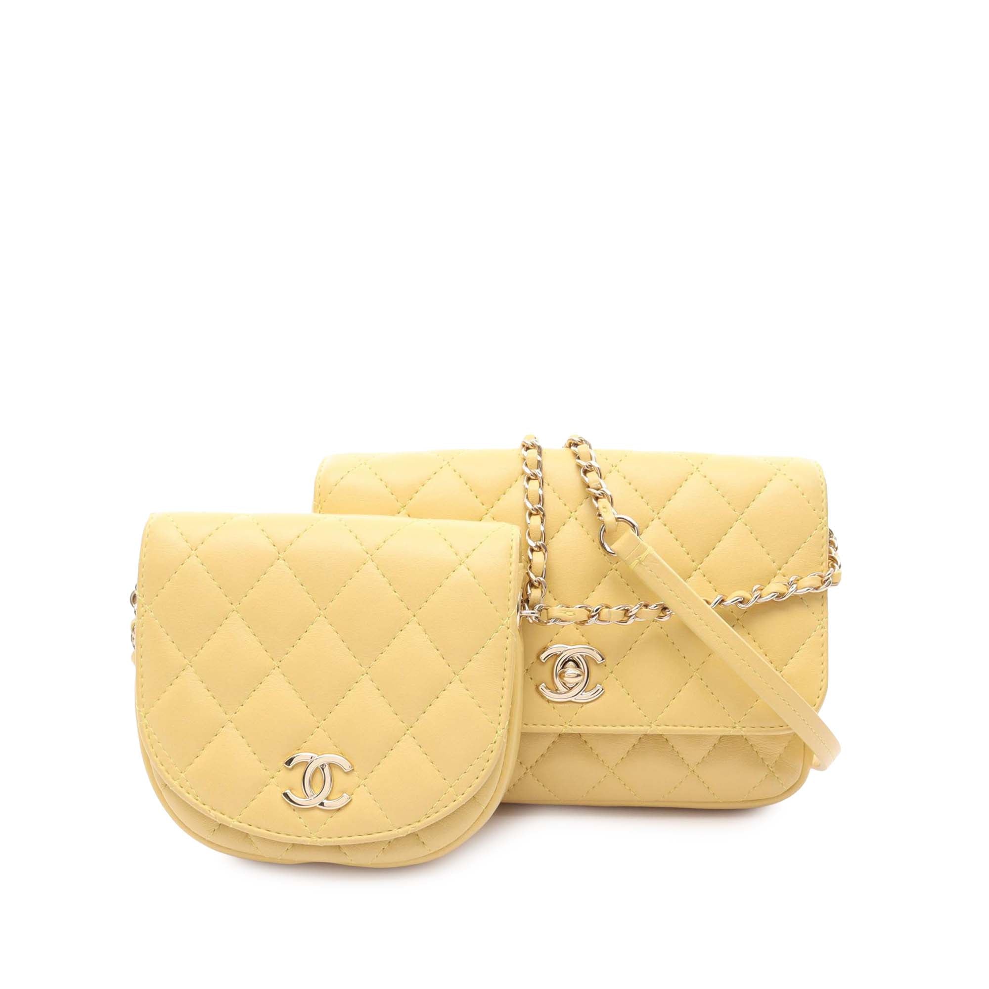 Chanel Matelassé Cuir d’agneau Side Packs à rabat