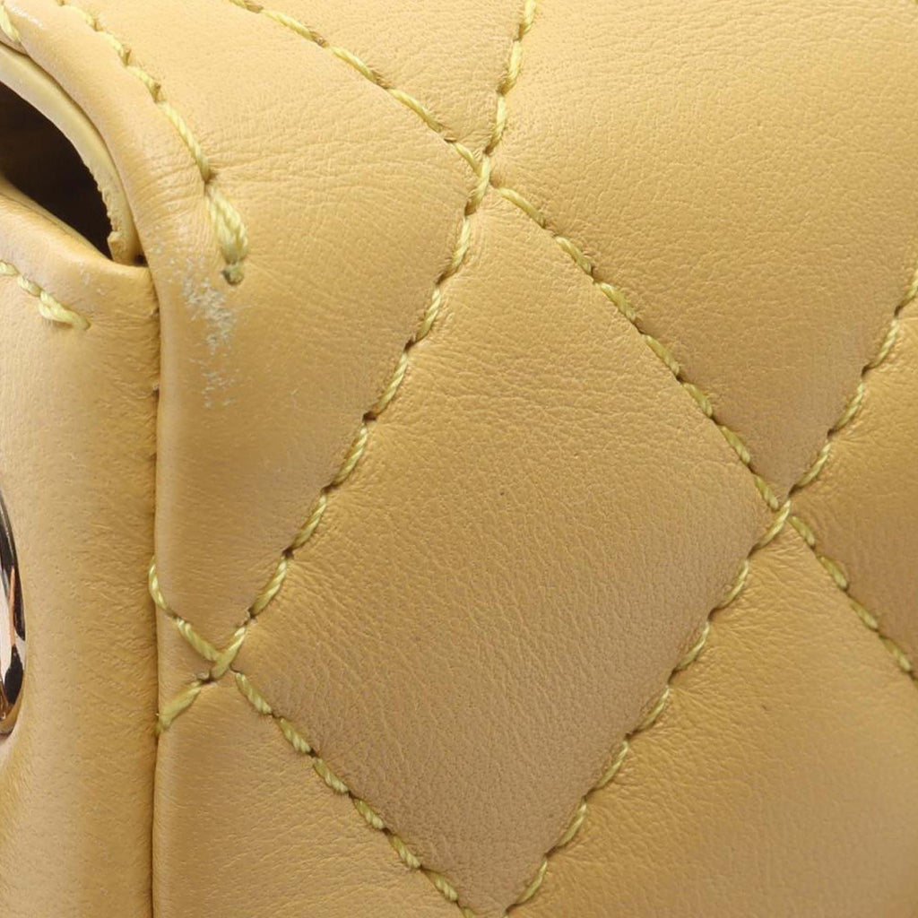 Chanel Matelassé Cuir d’agneau Side Packs à rabat