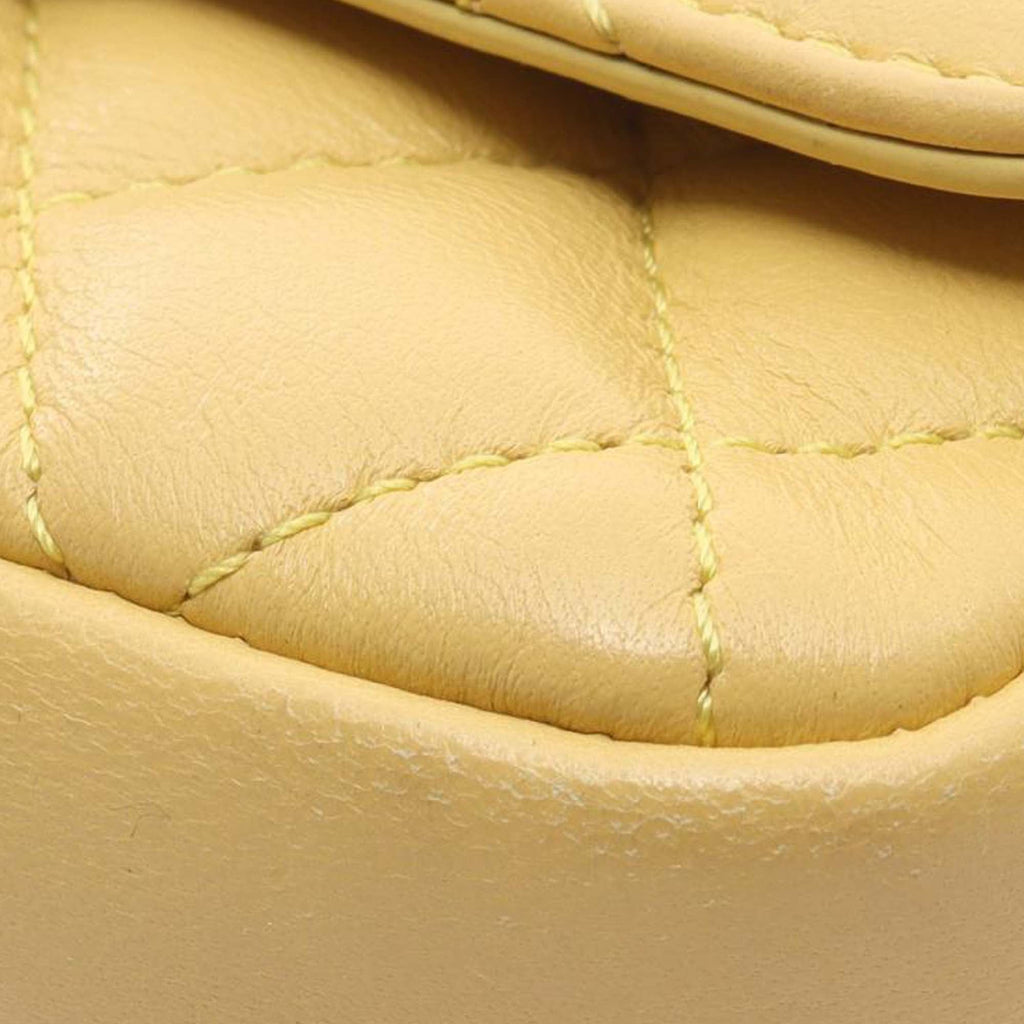 Chanel Matelassé Cuir d’agneau Side Packs à rabat