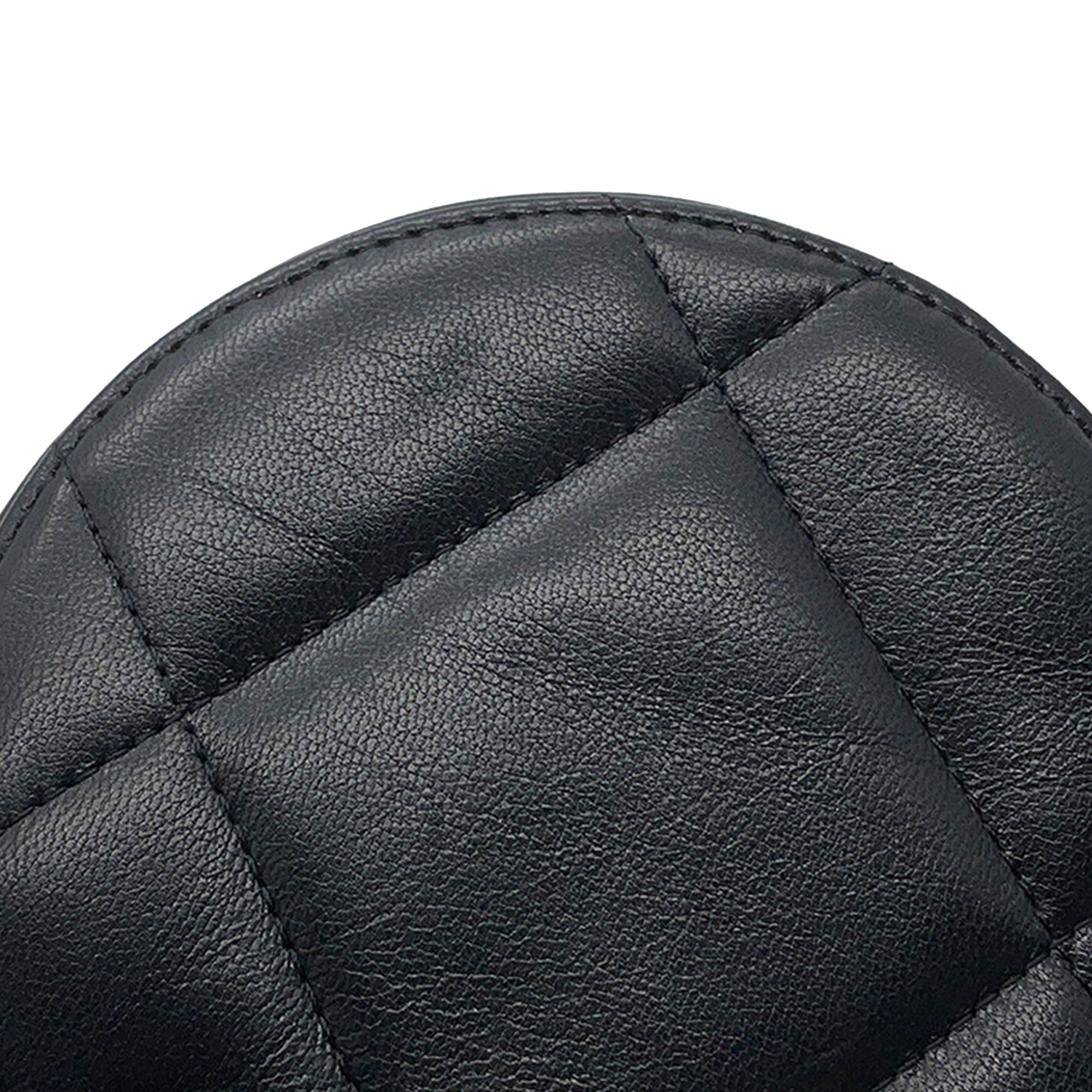Chanel Cuir d’agneau 19 Rond Pochette avec chaîne