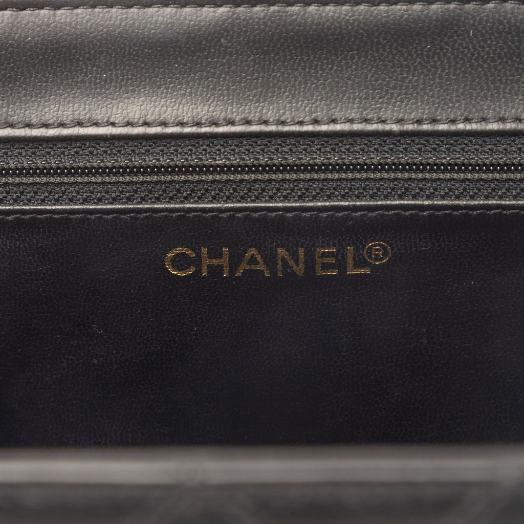 Chanel CC Surpiqué Cuir de veau Turnlock Vanity
