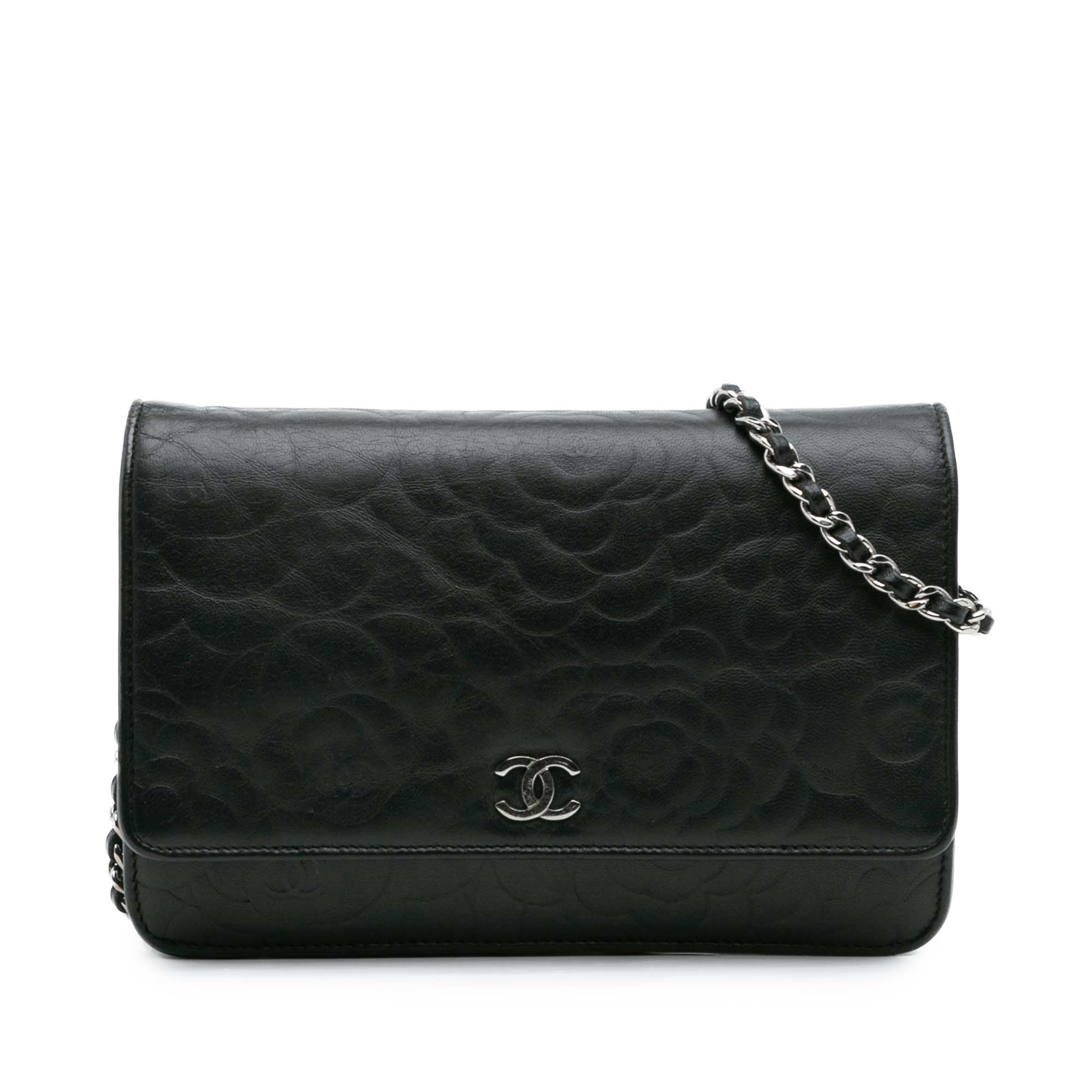 Chanel CC embossé Cuir d’agneau Camellia Wallet on Chain