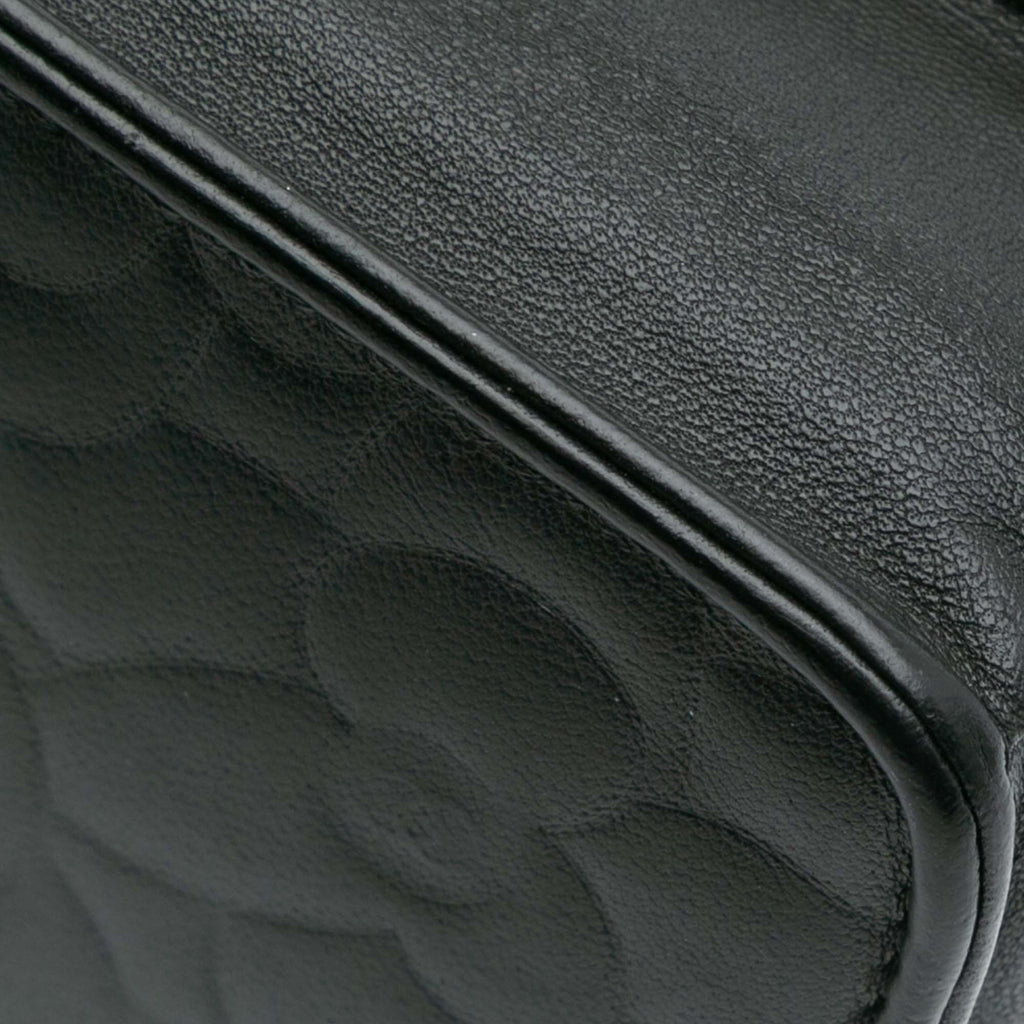 Chanel CC embossé Cuir d’agneau Camellia Wallet on Chain