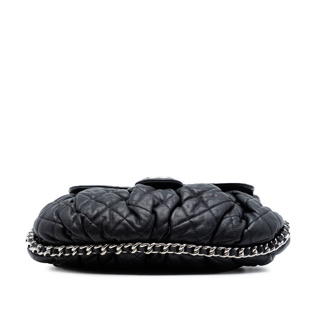 Chanel CC Matelassé Cuir d’agneau Sac rond à chaîne à rabat