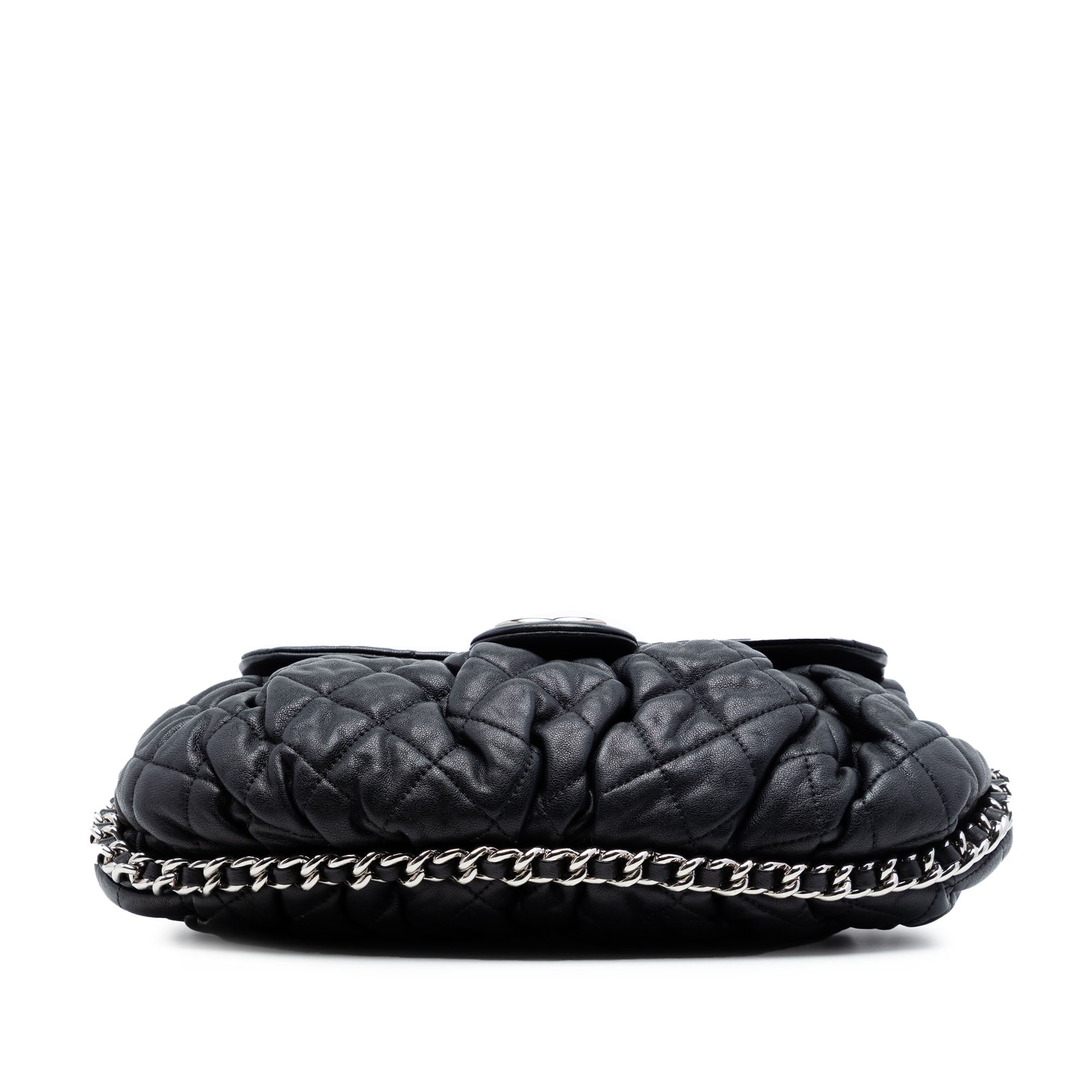 Chanel CC Matelassé Cuir d’agneau Sac rond à chaîne à rabat