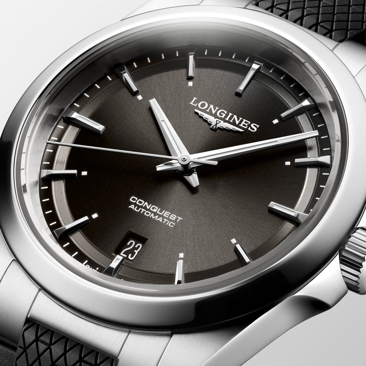 Conquest Auto 38 mm Black on Rubber Strap *