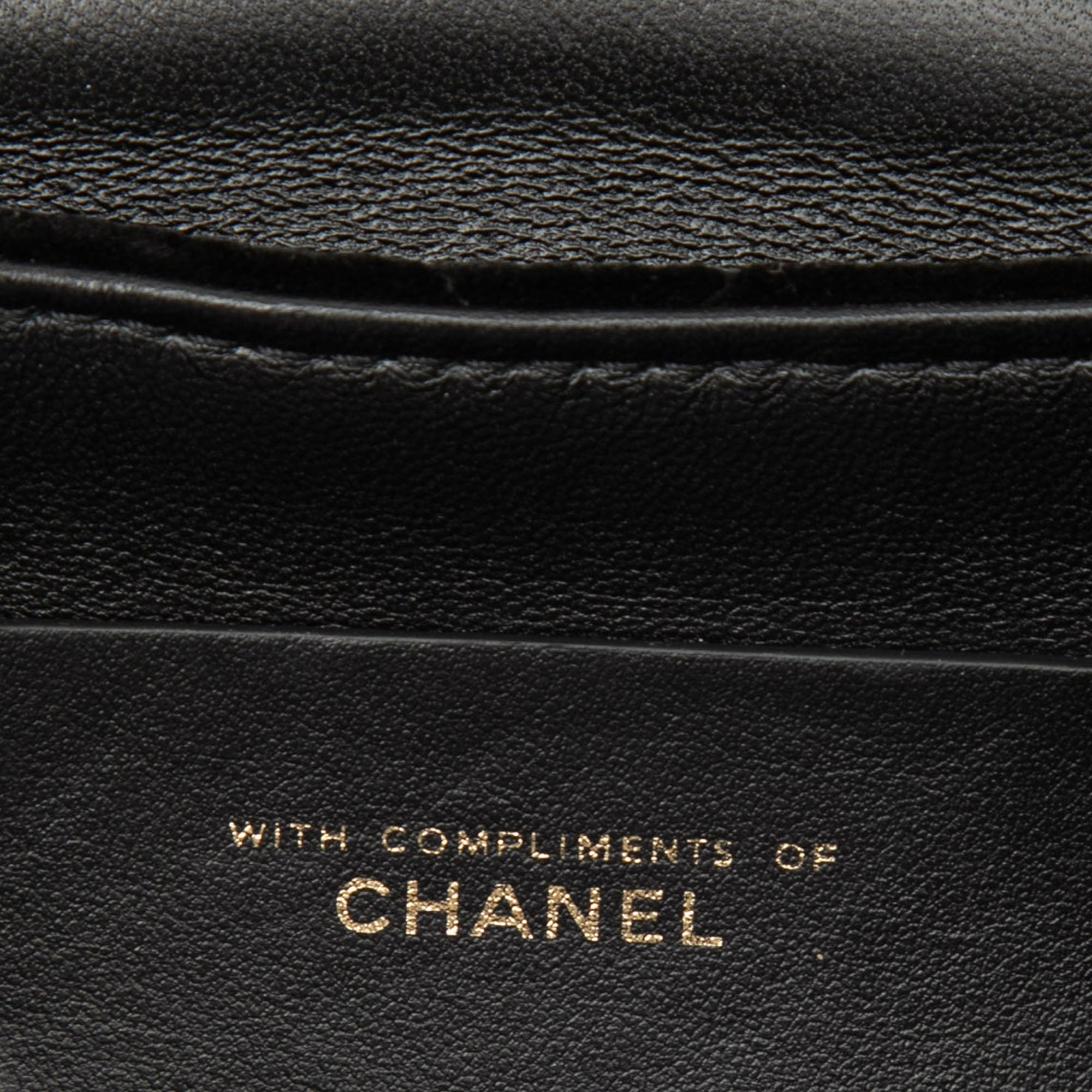 Chanel Mini Matelassé Velours anse supérieure à rabat