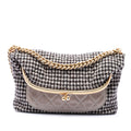Chanel Medium Matelassé Houndstooth Tweed et Cuir de veau Tabatiere Kisslock Fold Over Sac porté croisé
