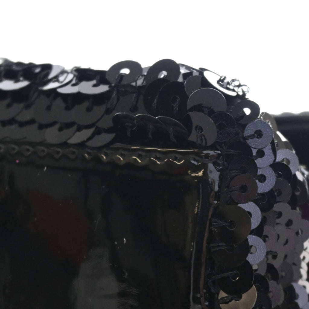 Chanel Cuir verni à finitions Sequinsed Satin Reissue 2.55 Simple rabat 225