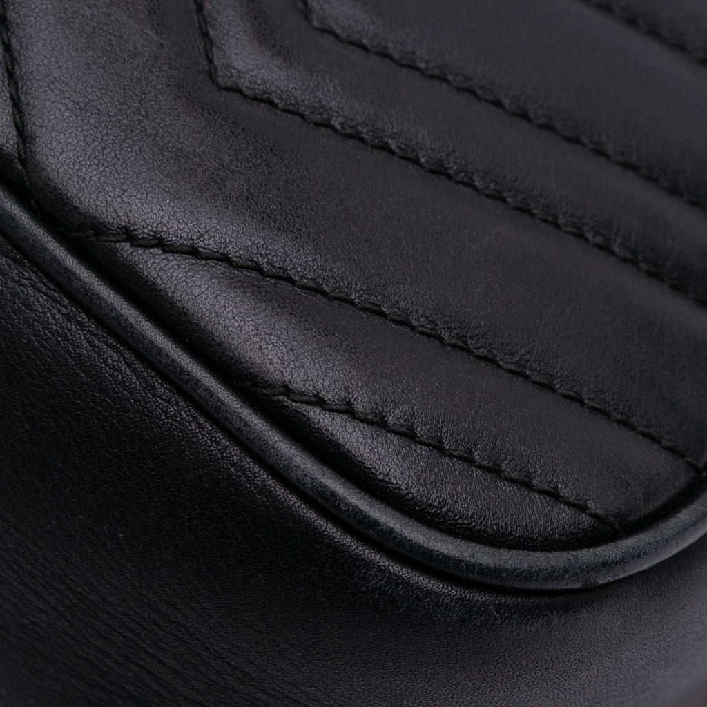 Gucci Small GG Marmont Matelasse Cuir de veau Sac porté croisé