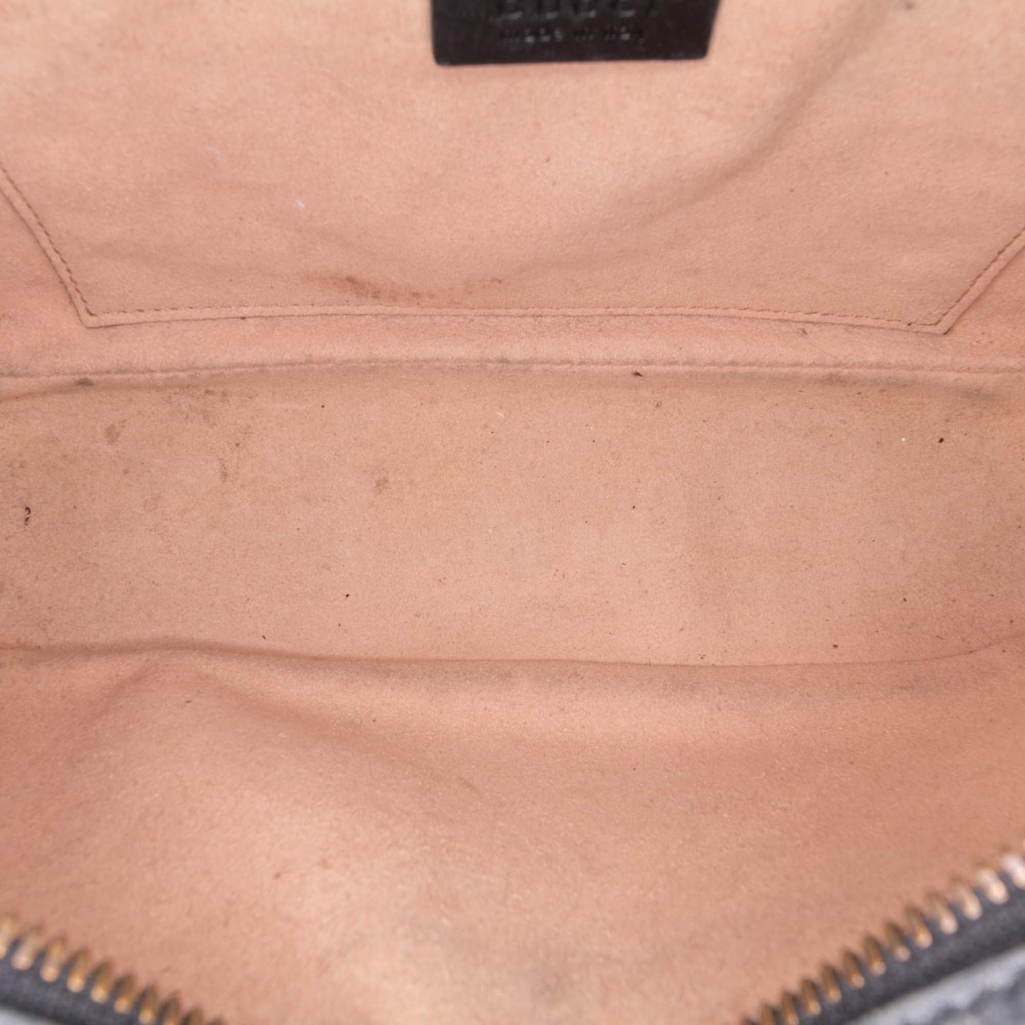 Gucci Small GG Marmont Matelasse Cuir de veau Sac porté croisé